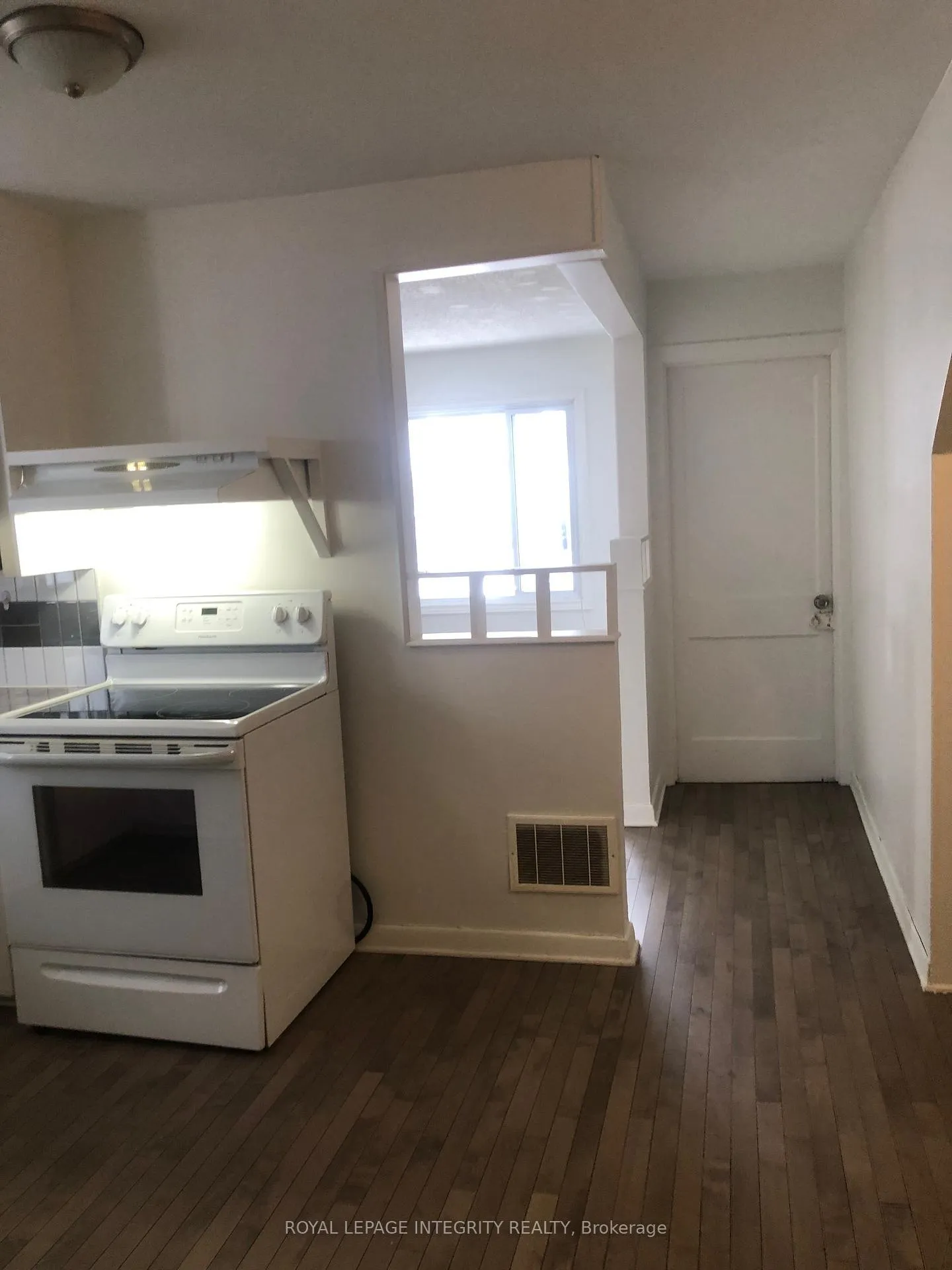 Photo 6 of 129 Pamilla Street, Ottawa, West Centre Town — HOMEH