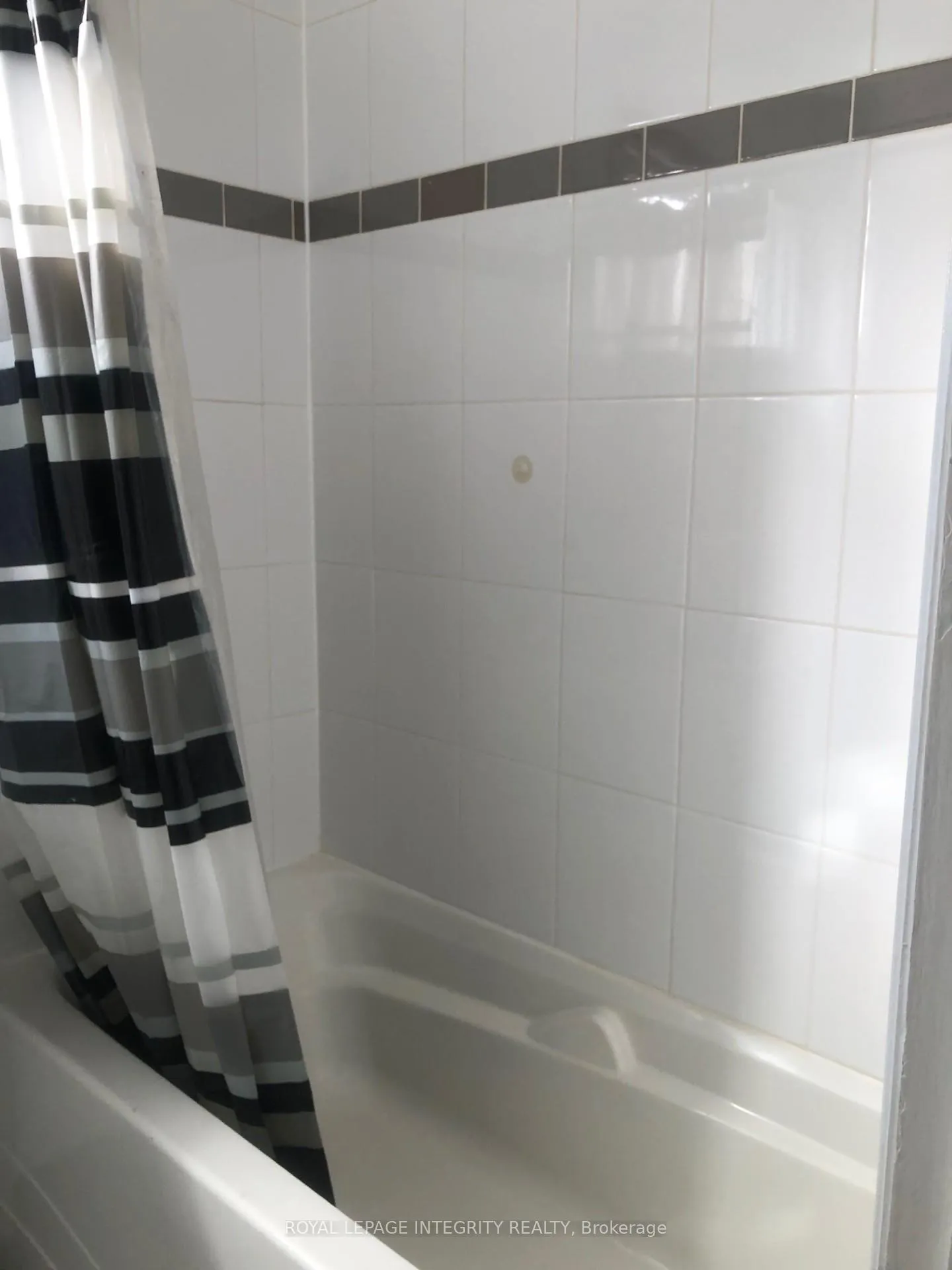 Photo 15 of 129 Pamilla Street, Ottawa, West Centre Town — HOMEH