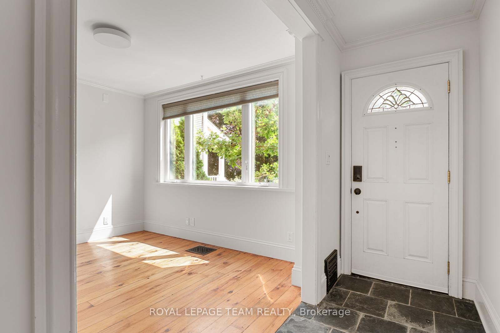 Photo 2 of 298 Mackay Street, Ottawa, Lindenlea — HOMEH