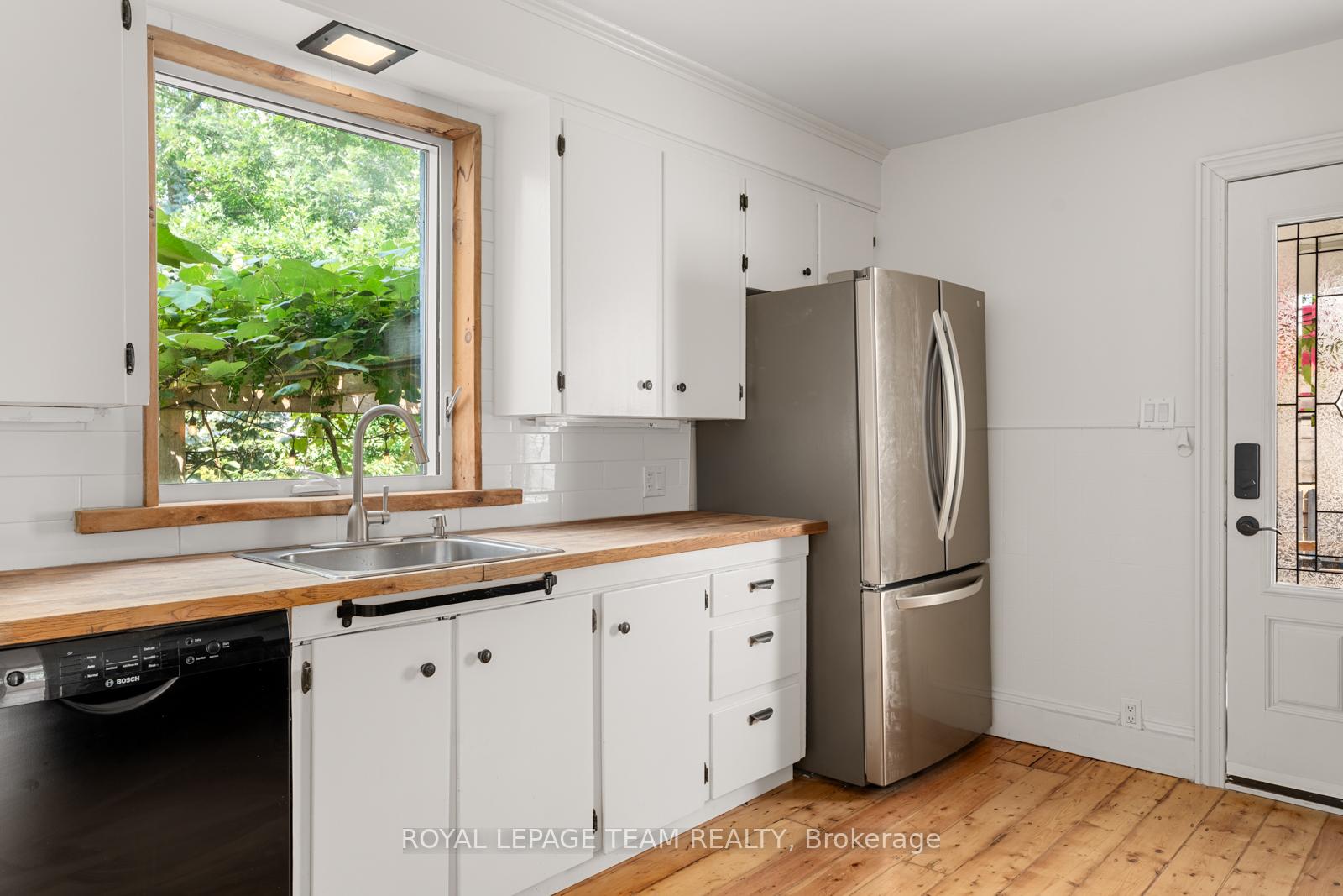 Photo 10 of 298 Mackay Street, Ottawa, Lindenlea — HOMEH