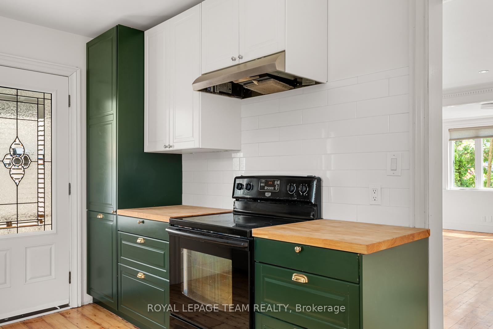 Photo 11 of 298 Mackay Street, Ottawa, Lindenlea — HOMEH