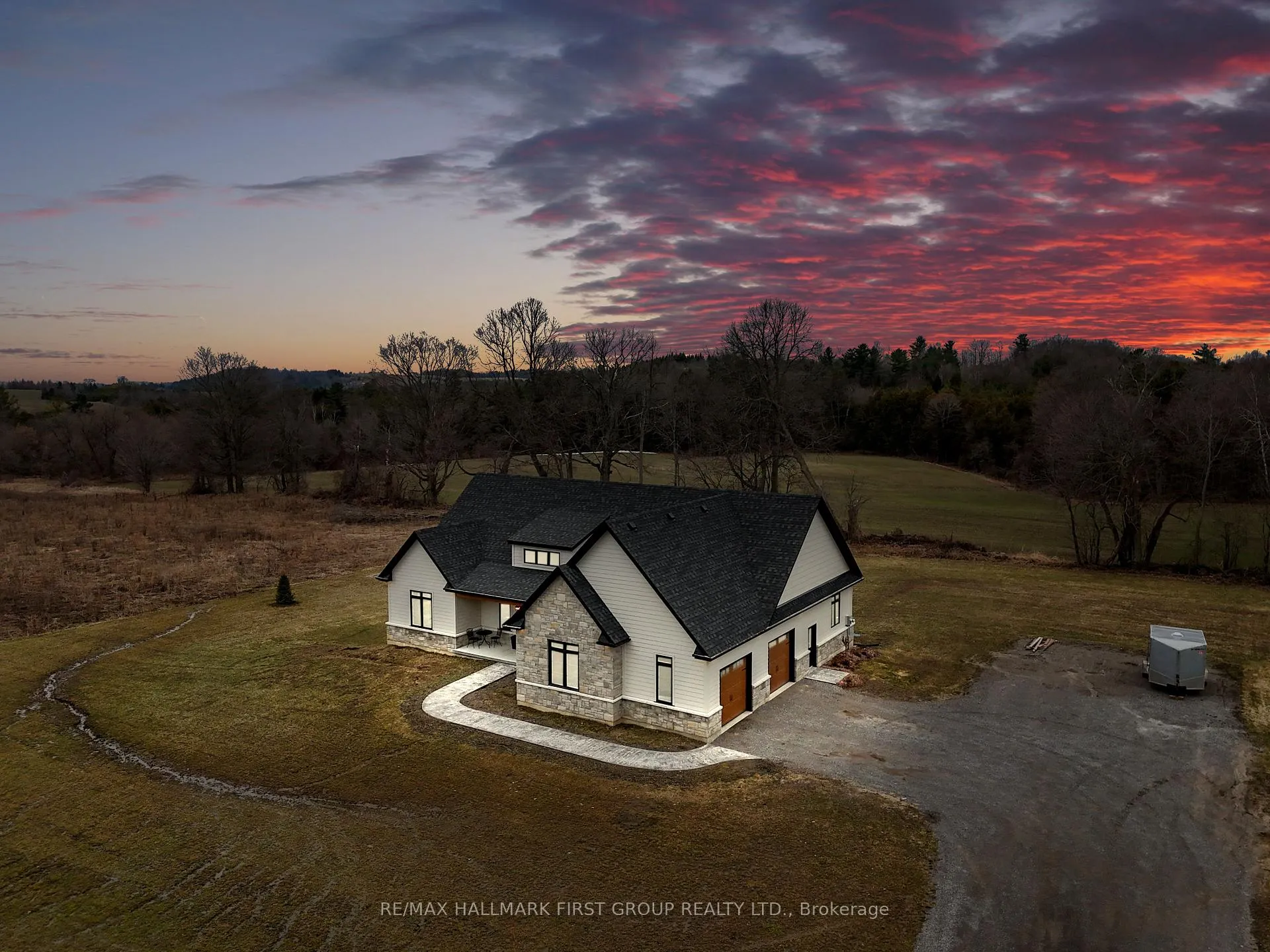 Photo 3 of 3914 Kennedy Road, Hamilton Township, Rural Hamilton — HOMEH