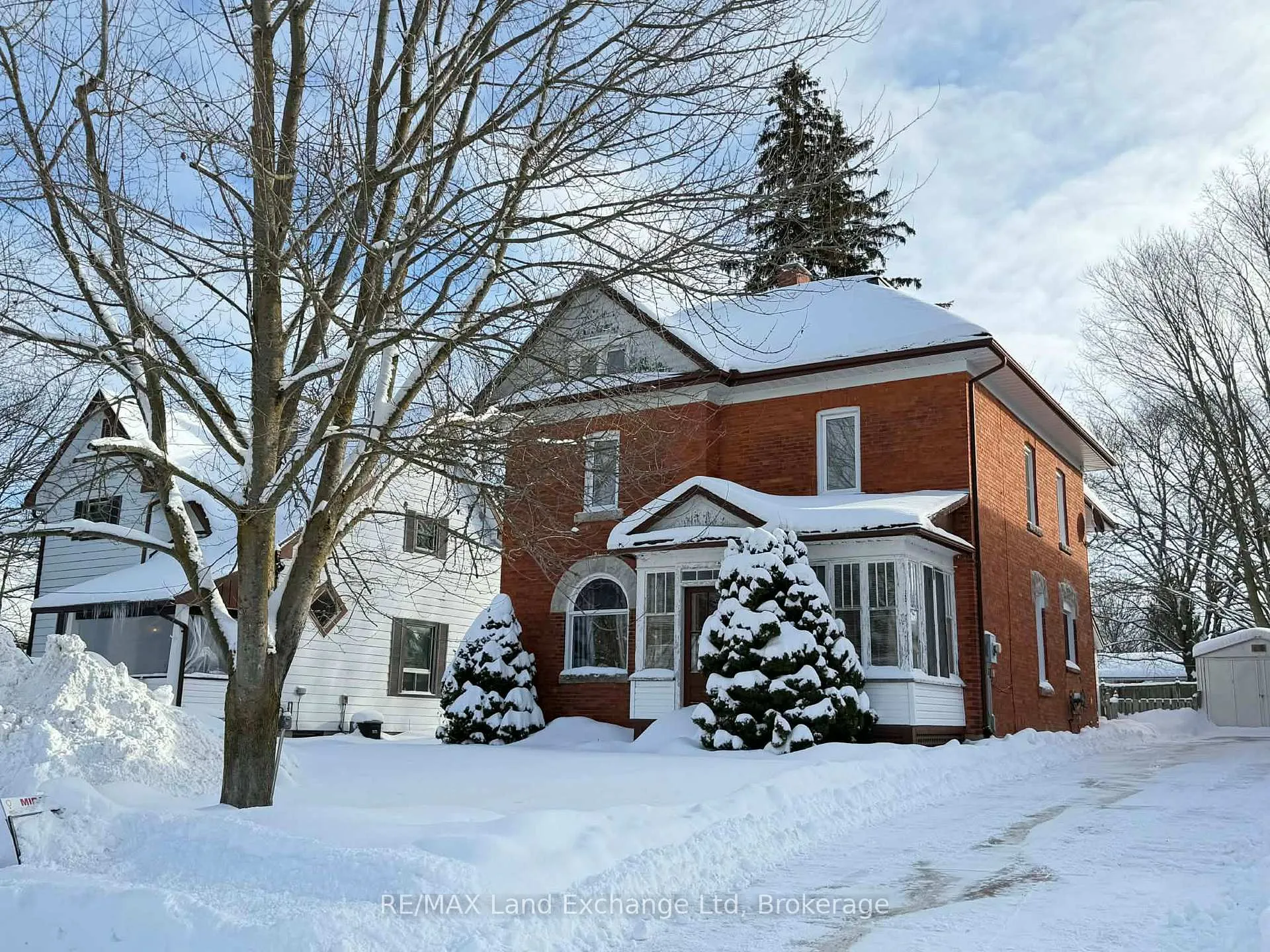 Photo 2 of 327 Frances Street, North Huron, Wingham — HOMEH
