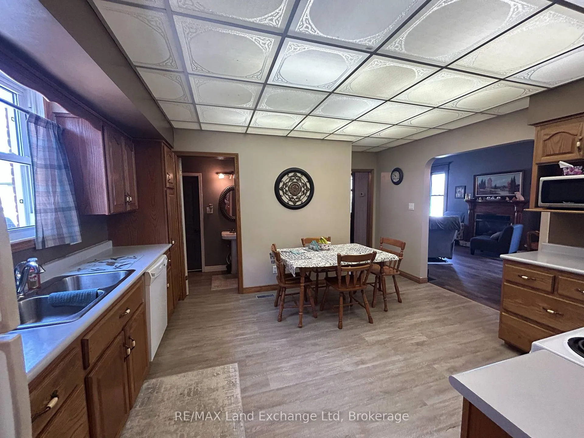 Photo 13 of 327 Frances Street, North Huron, Wingham — HOMEH