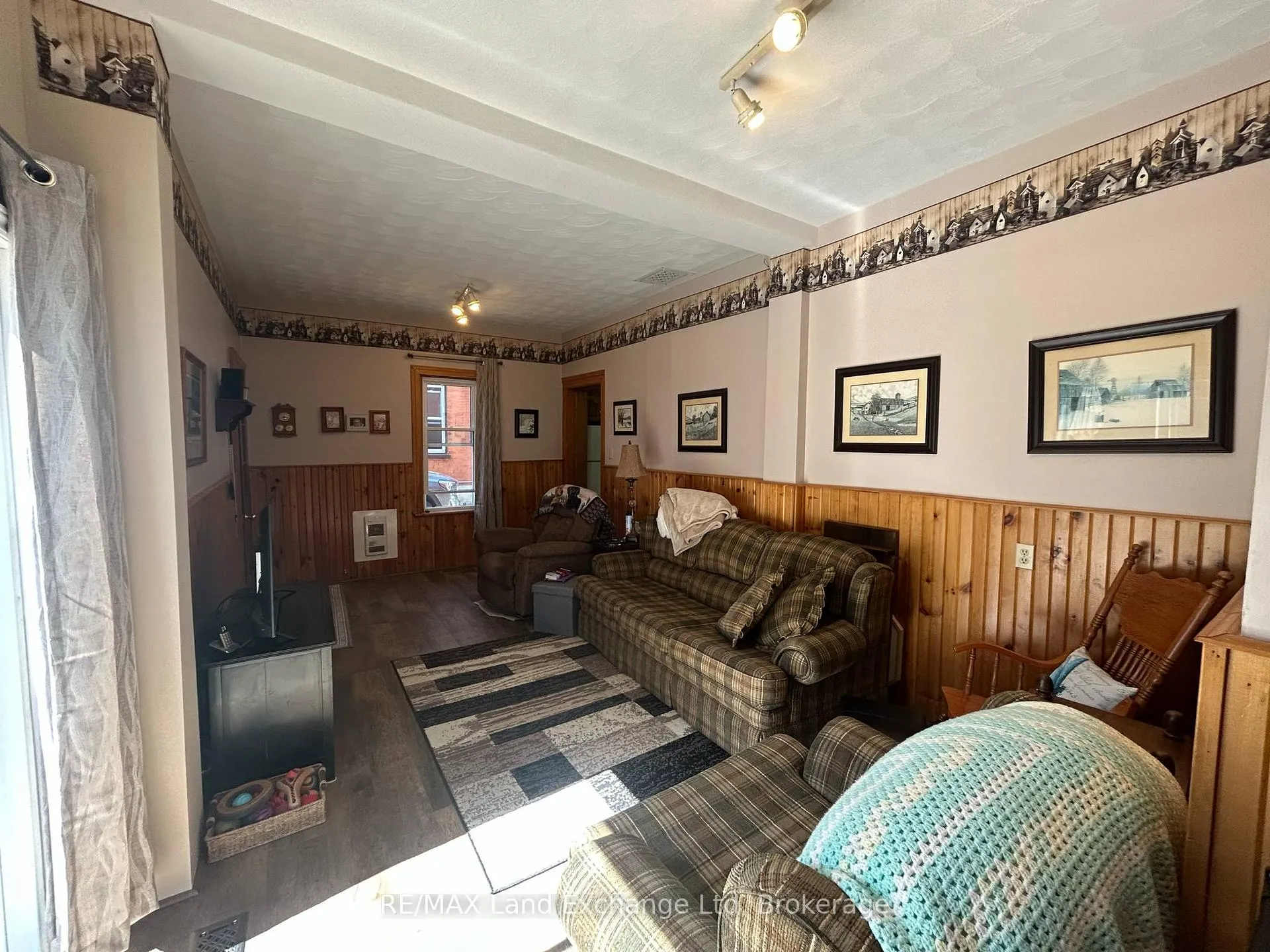 Photo 14 of 327 Frances Street, North Huron, Wingham — HOMEH
