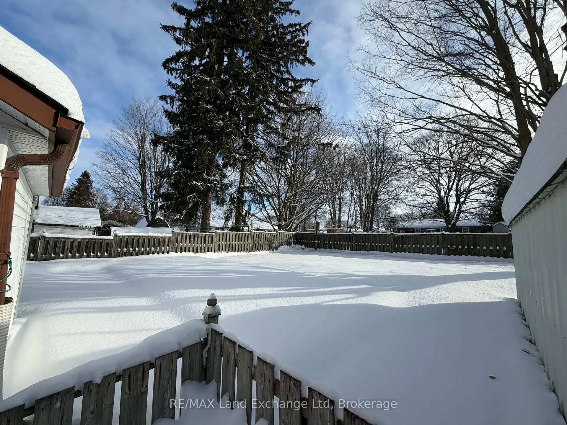 Photo 26 of 327 Frances Street, North Huron, Wingham — HOMEH