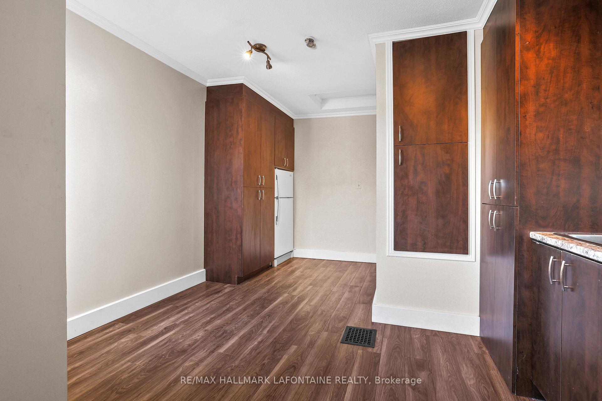 Photo 6 of Unit 2, 340 Mackay Street, Ottawa, Lindenlea — HOMEH
