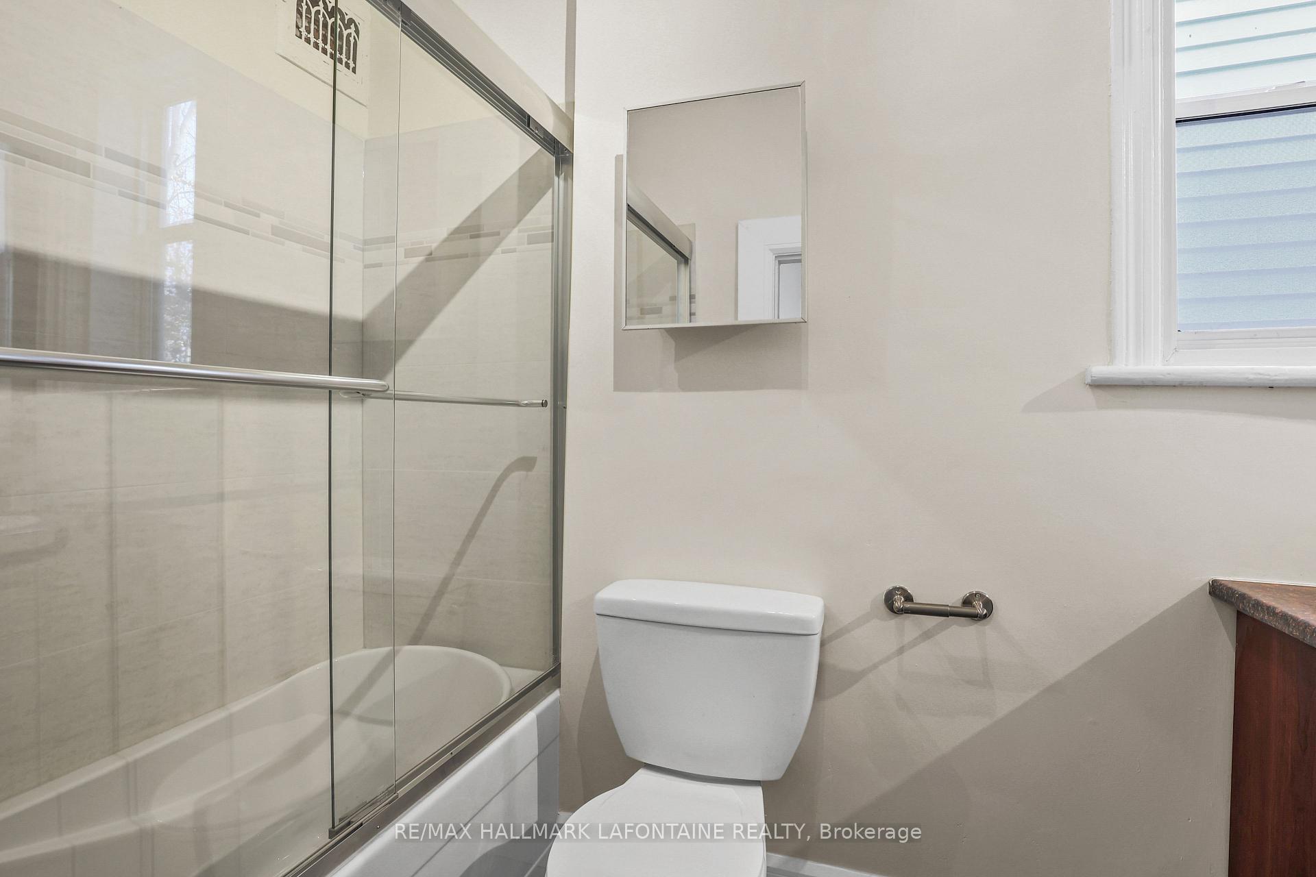 Photo 8 of Unit 2, 340 Mackay Street, Ottawa, Lindenlea — HOMEH