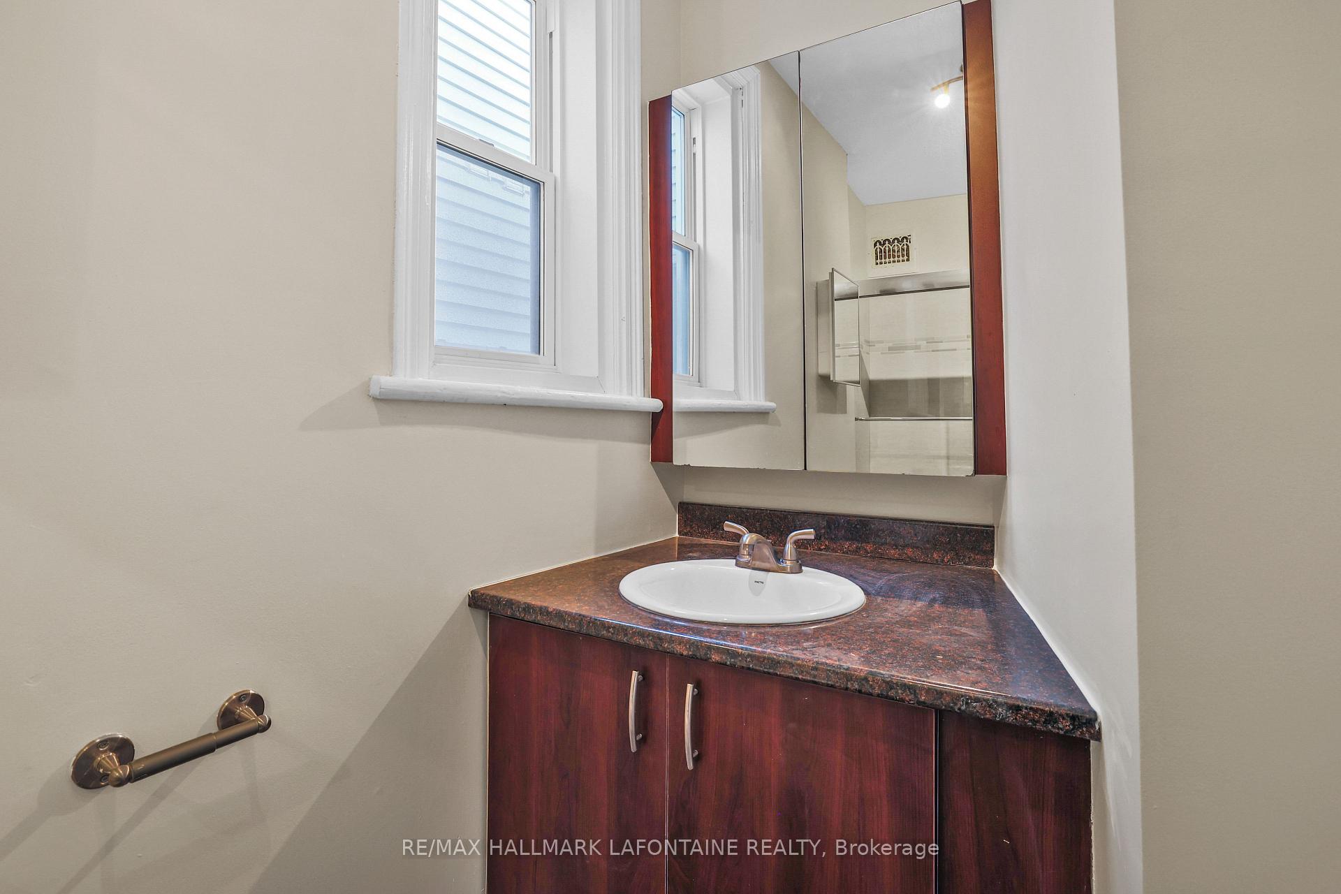 Photo 9 of Unit 2, 340 Mackay Street, Ottawa, Lindenlea — HOMEH