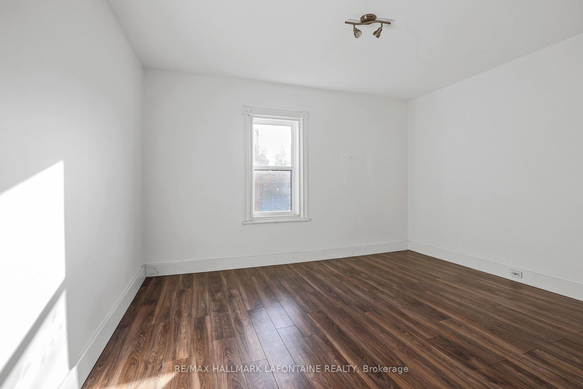 Photo 11 of Unit 2, 340 Mackay Street, Ottawa, Lindenlea — HOMEH