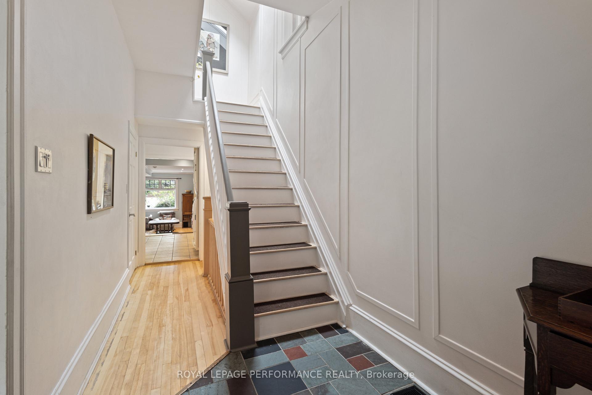 Photo 4 of 81 MacKay Street, Ottawa, New Edinburgh — HOMEH