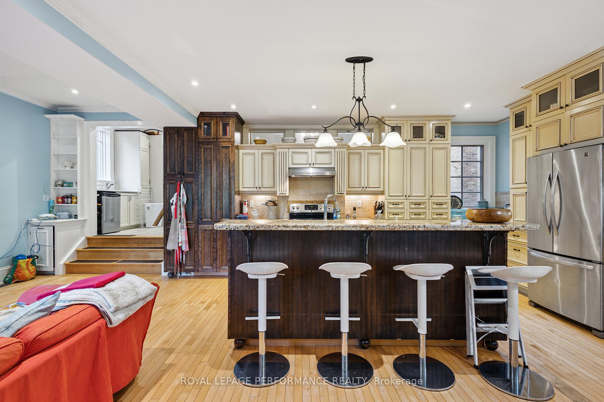 Photo 10 of 81 MacKay Street, Ottawa, New Edinburgh — HOMEH