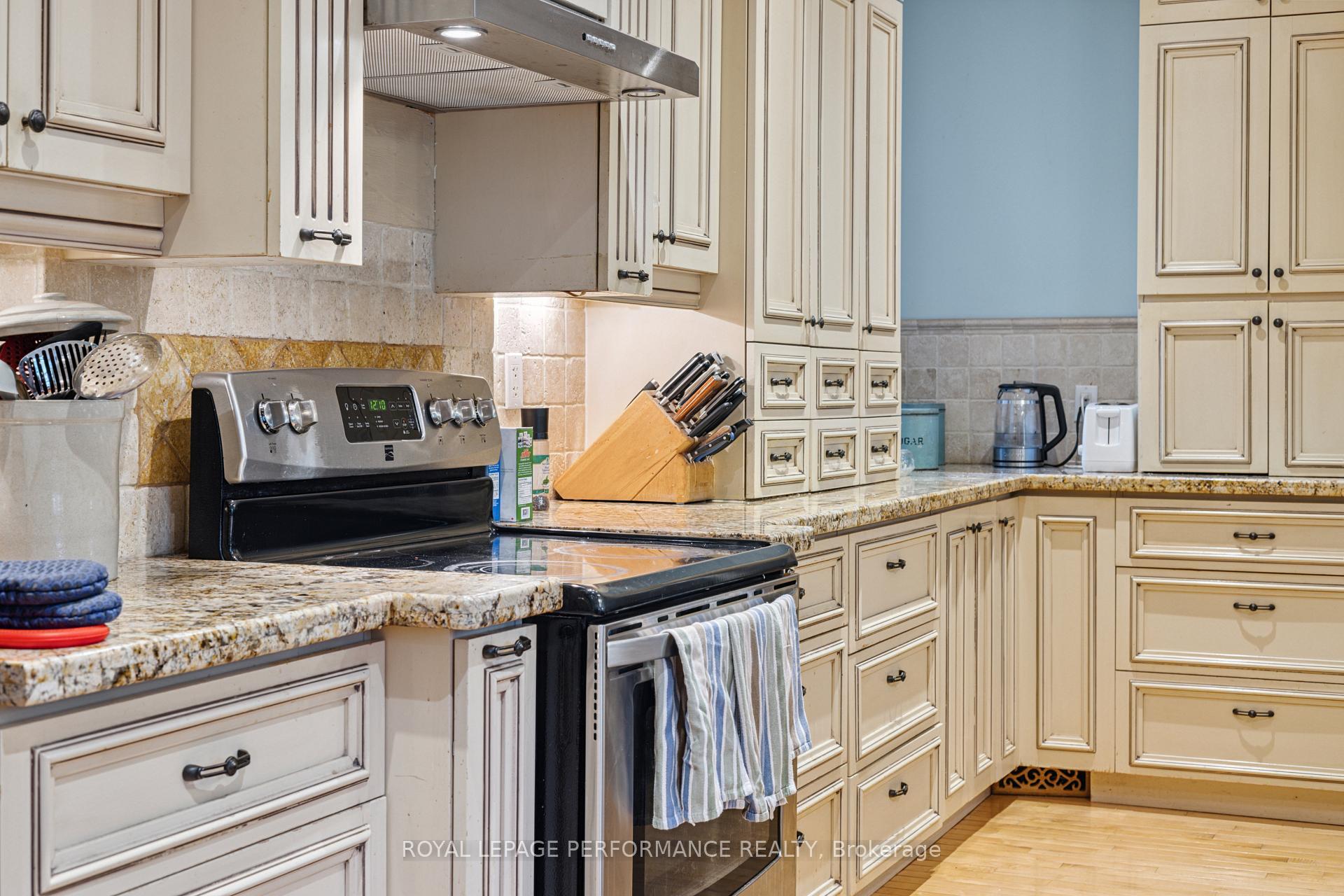 Photo 13 of 81 MacKay Street, Ottawa, New Edinburgh — HOMEH