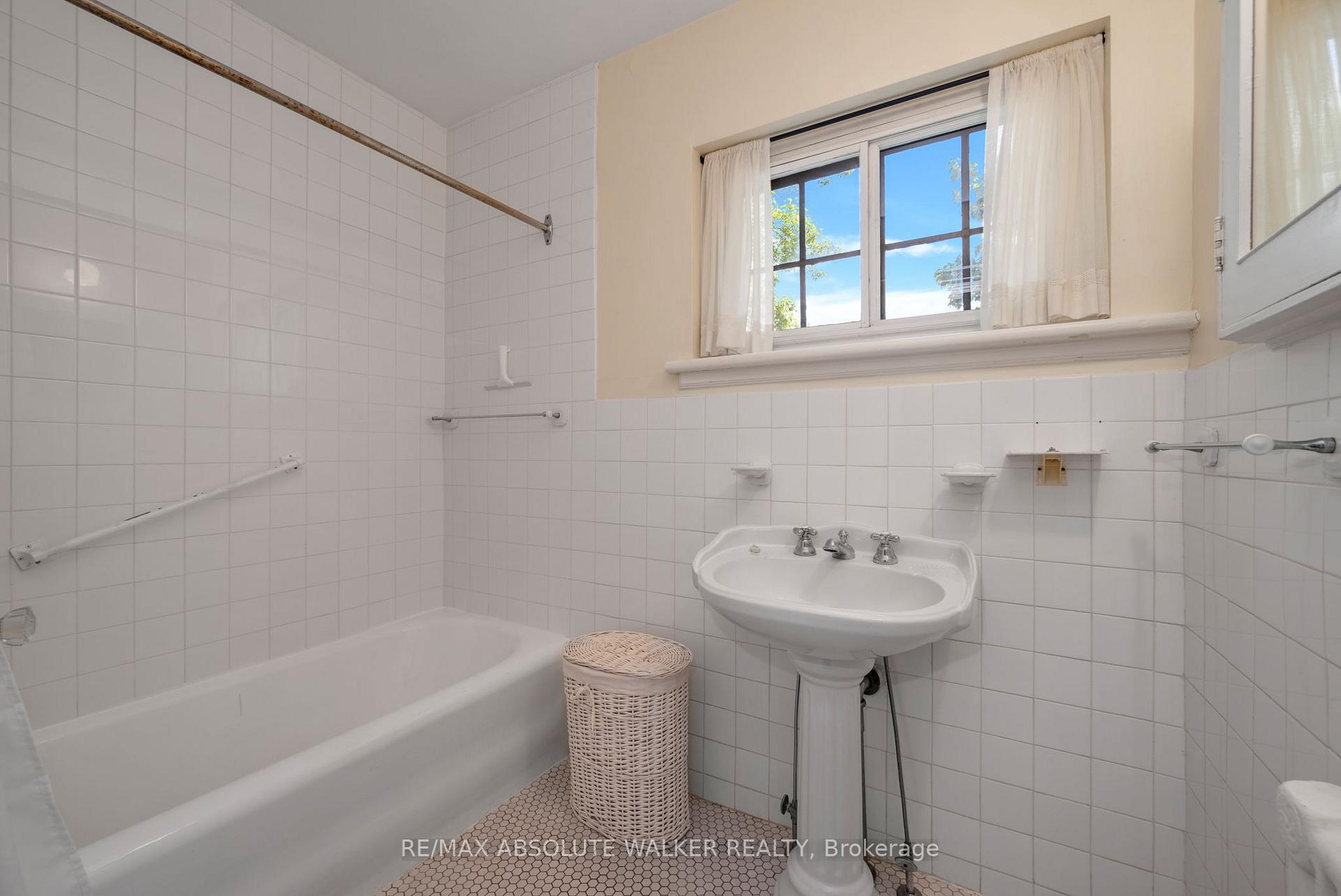 Photo 23 of 210 Rideau Terrace, Ottawa, Lindenlea — HOMEH