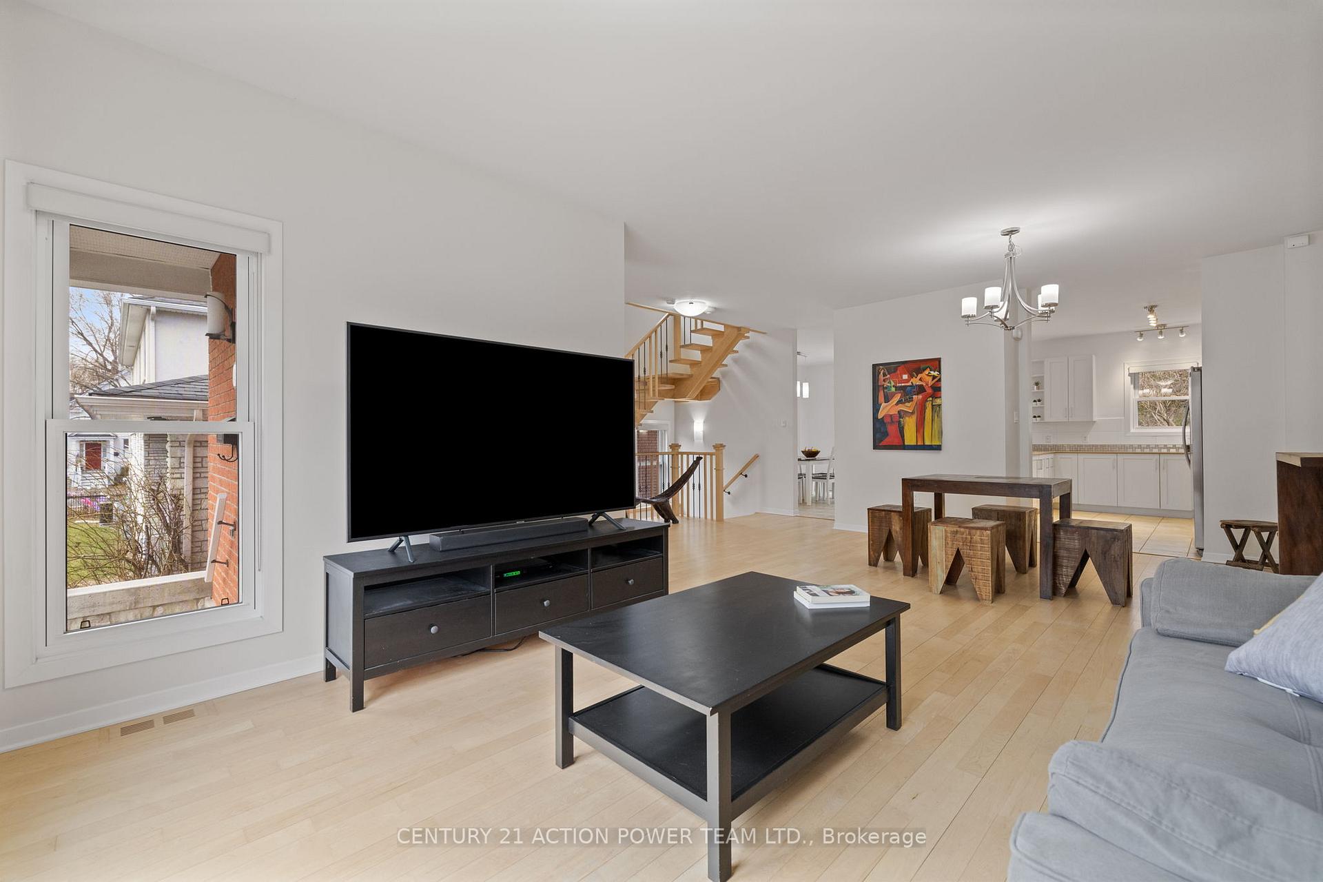Photo 6 of 48 Queen-Victoria Street, Ottawa, New Edinburgh — HOMEH