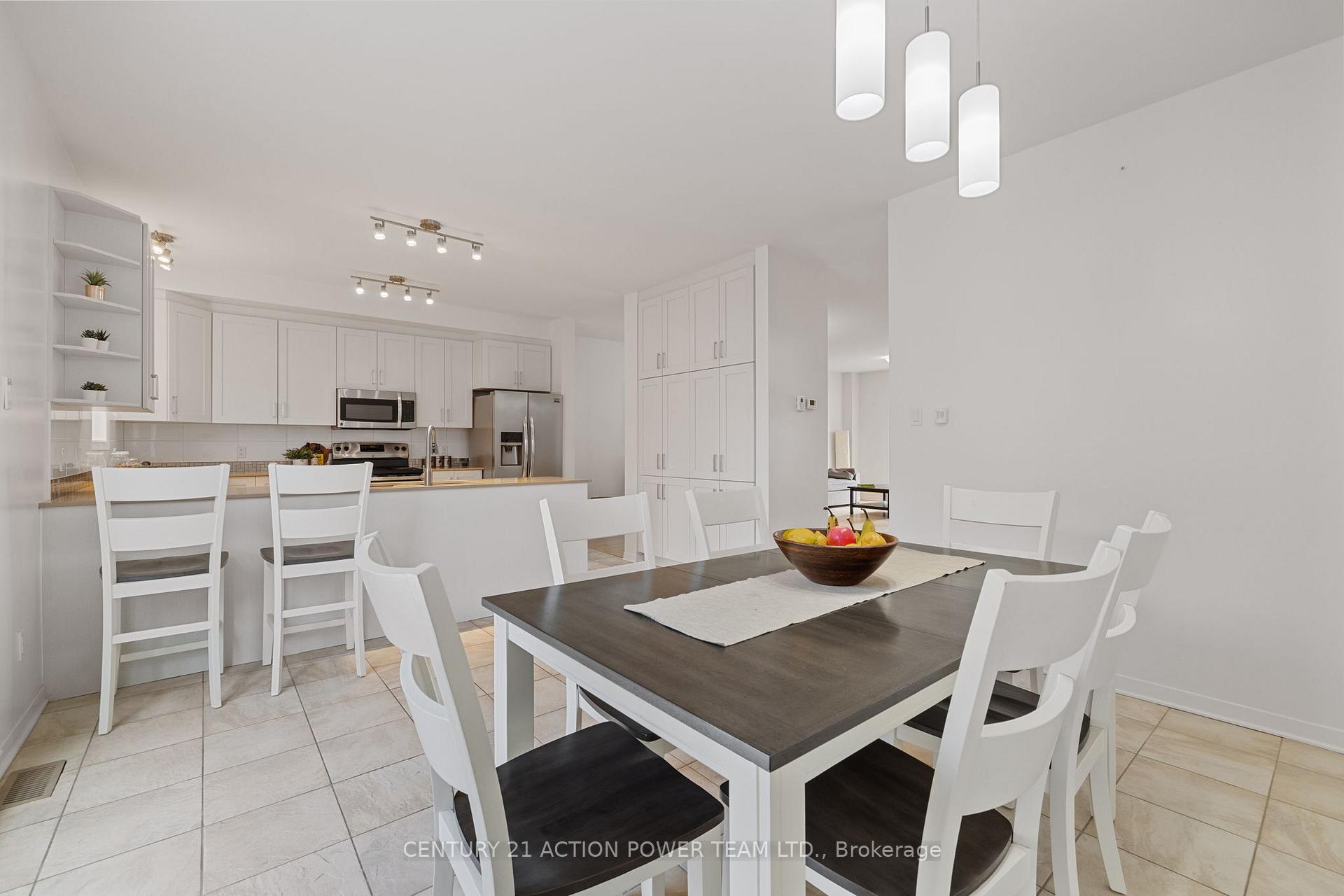 Photo 13 of 48 Queen-Victoria Street, Ottawa, New Edinburgh — HOMEH