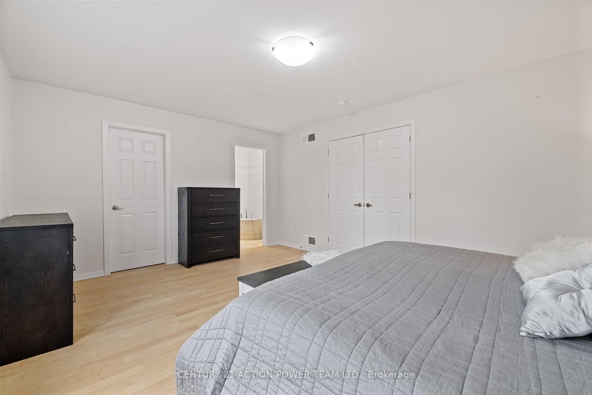 Photo 18 of 48 Queen-Victoria Street, Ottawa, New Edinburgh — HOMEH