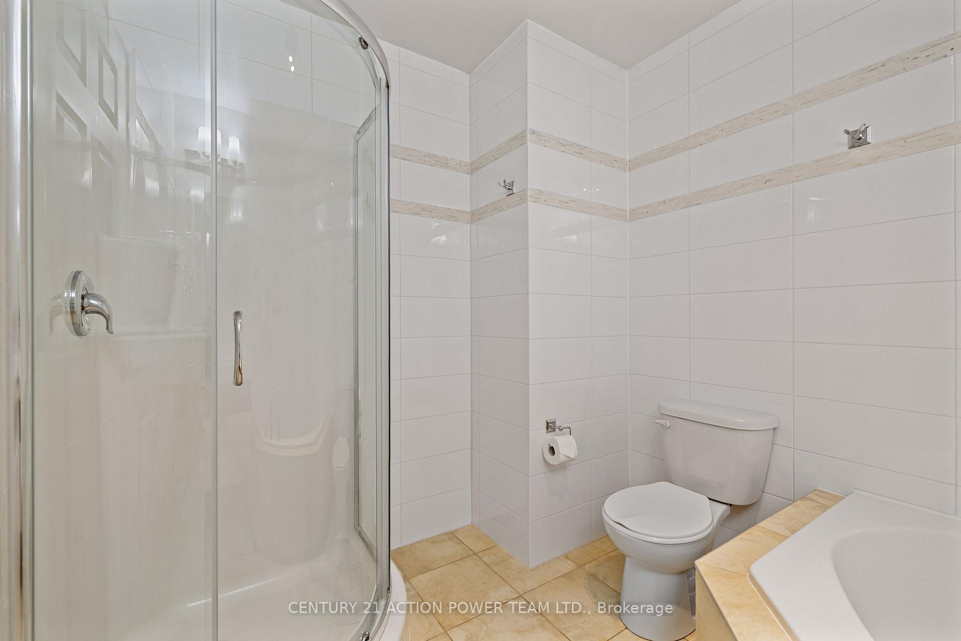 Photo 20 of 48 Queen-Victoria Street, Ottawa, New Edinburgh — HOMEH