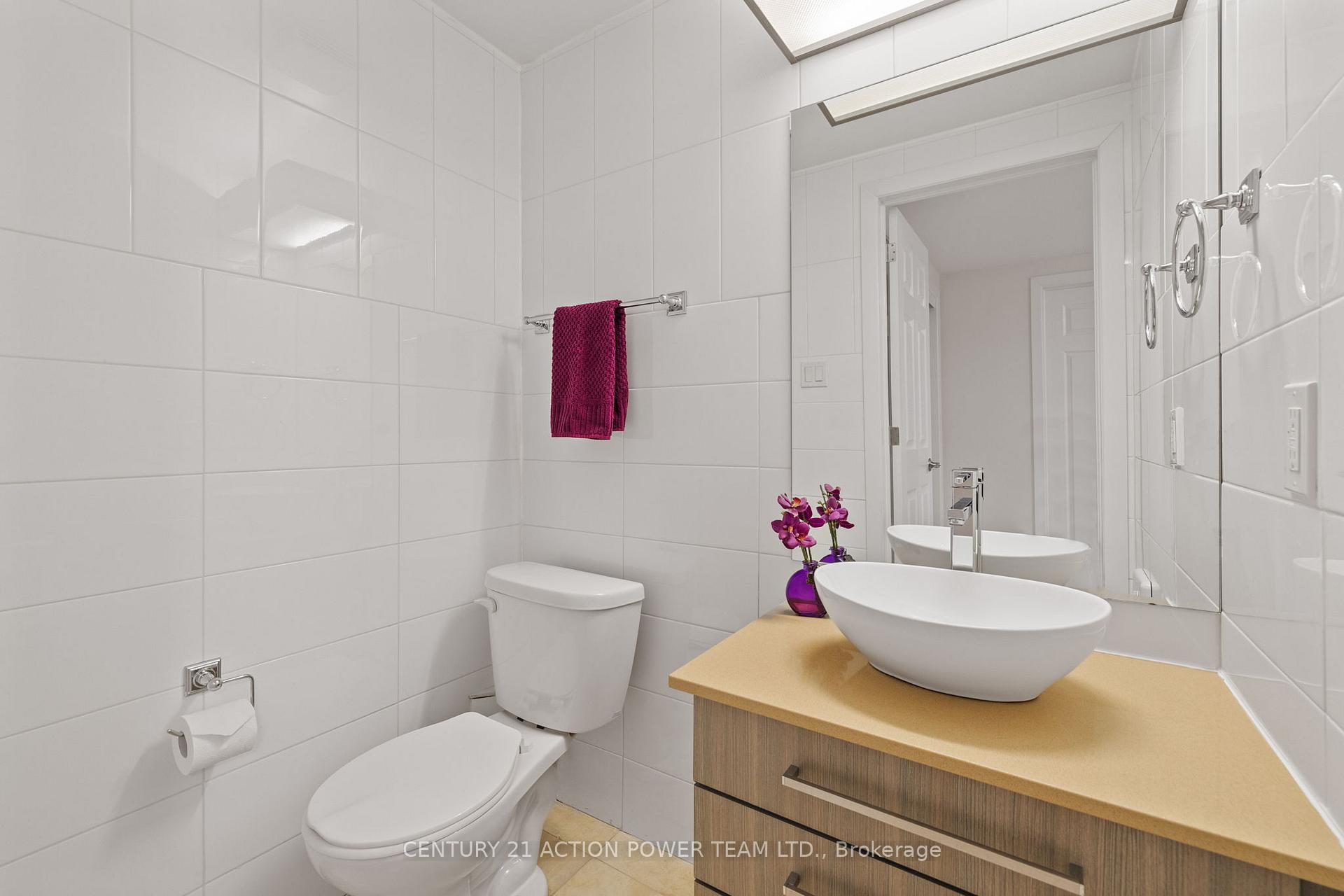 Photo 25 of 48 Queen-Victoria Street, Ottawa, New Edinburgh — HOMEH