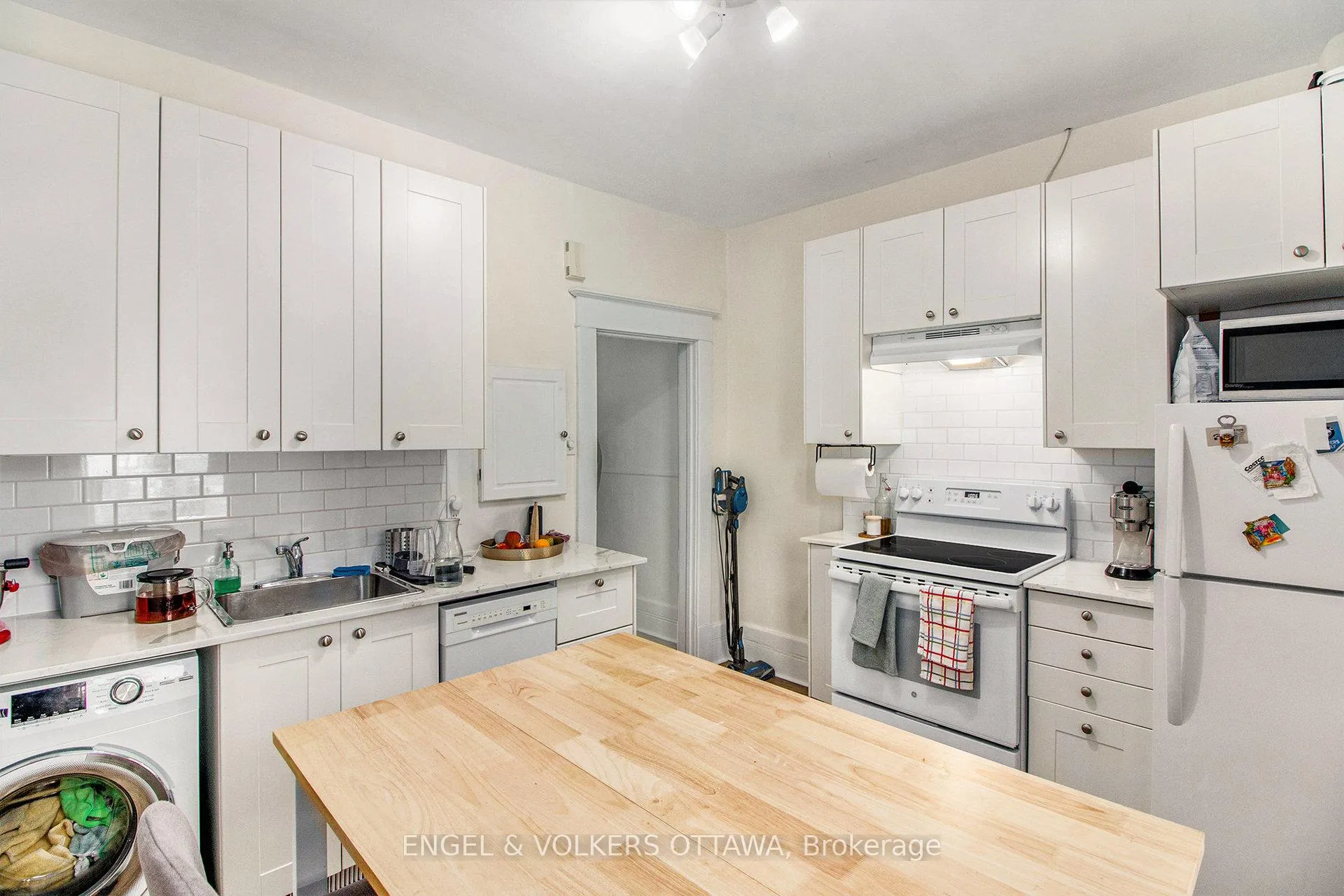 Photo 5 of Unit 1, 170 Ivy Crescent, Ottawa, Lindenlea — HOMEH