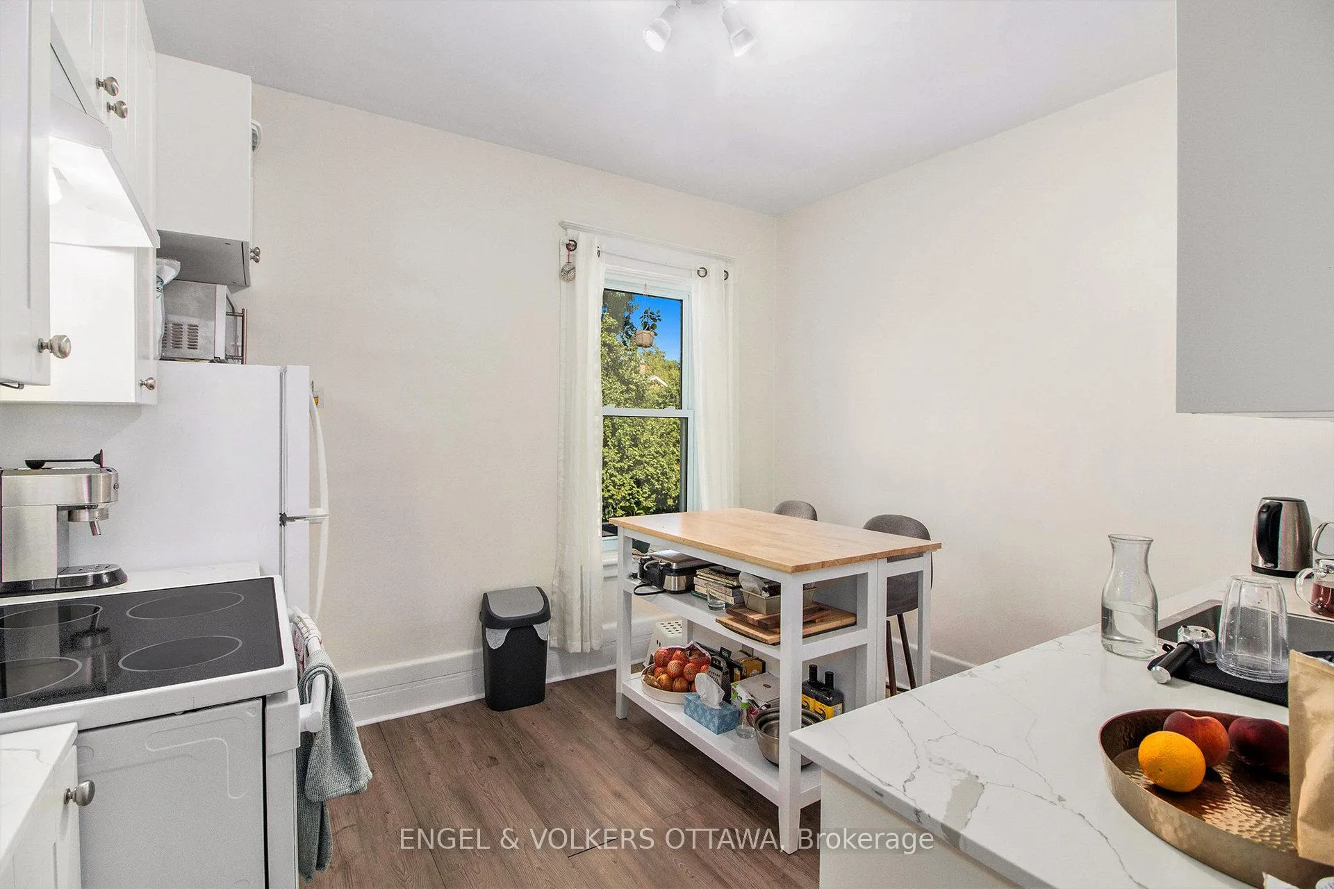 Photo 6 of Unit 1, 170 Ivy Crescent, Ottawa, Lindenlea — HOMEH