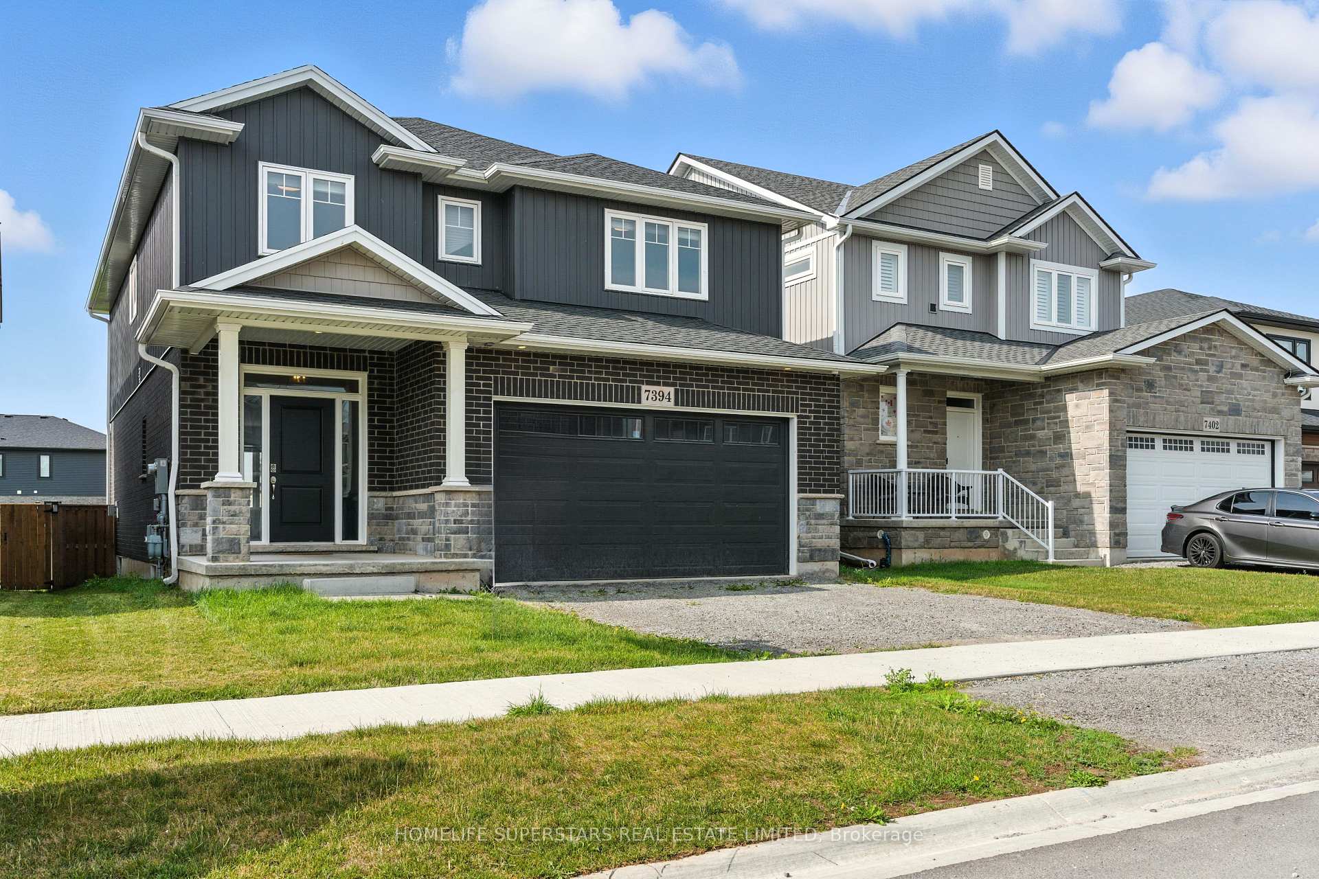 Photo 3 of 7394 Sherrilee Crescent, Niagara Falls, Brown — HOMEH