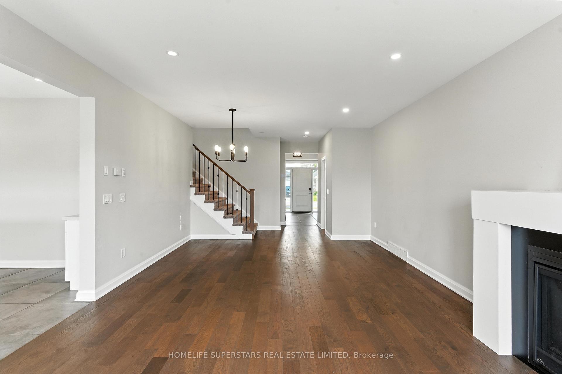 Photo 10 of 7394 Sherrilee Crescent, Niagara Falls, Brown — HOMEH
