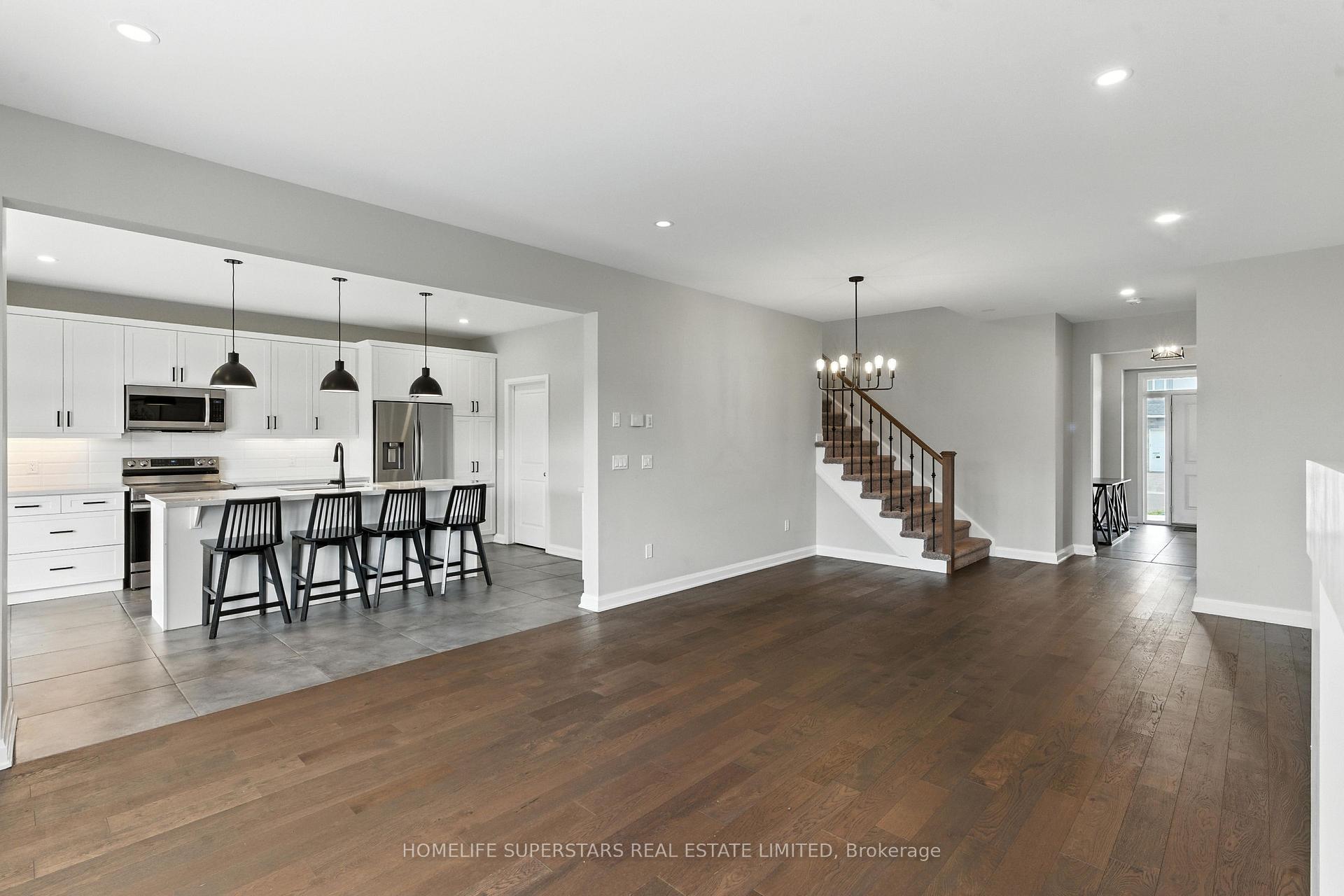 Photo 11 of 7394 Sherrilee Crescent, Niagara Falls, Brown — HOMEH