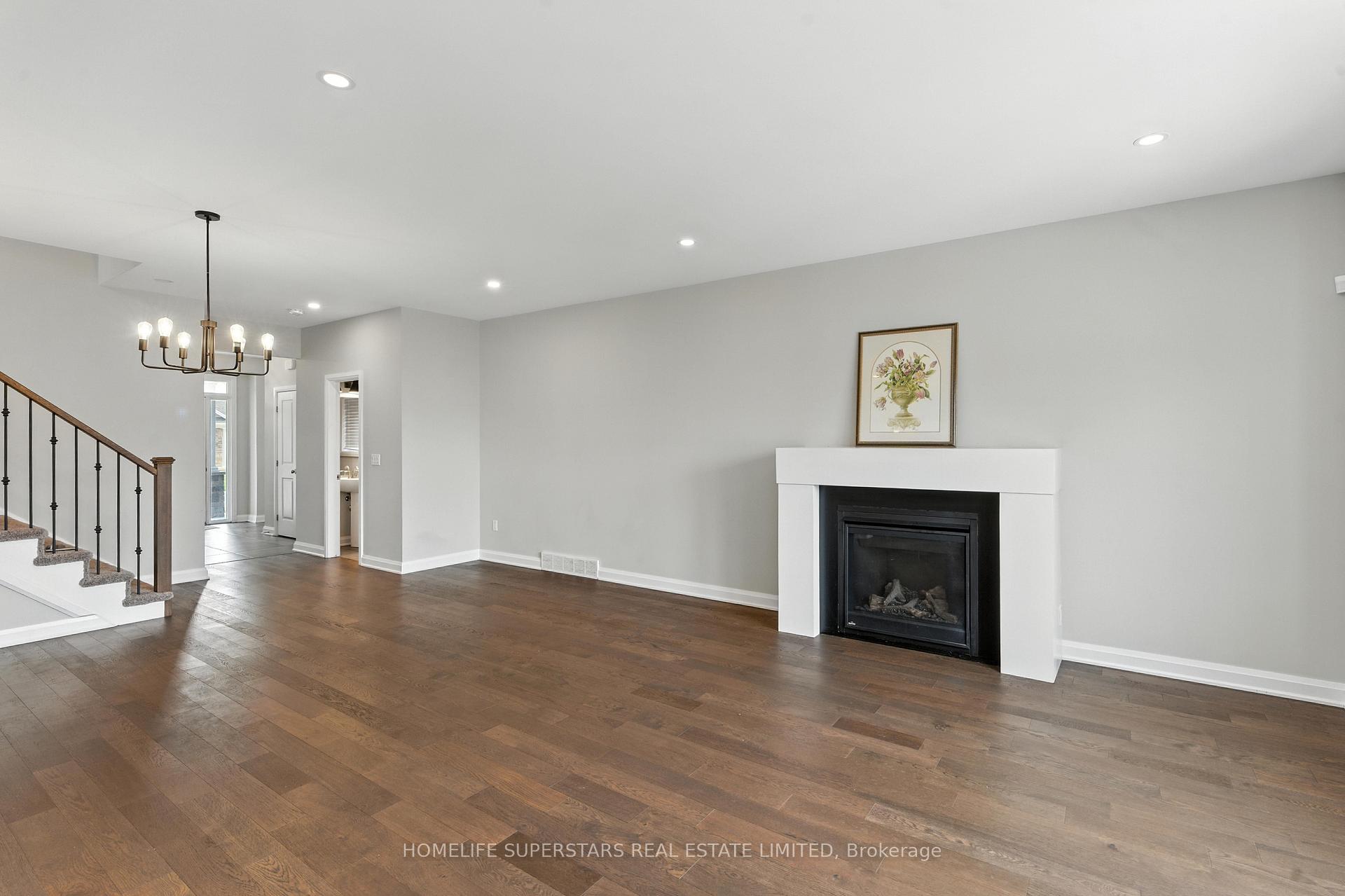 Photo 12 of 7394 Sherrilee Crescent, Niagara Falls, Brown — HOMEH
