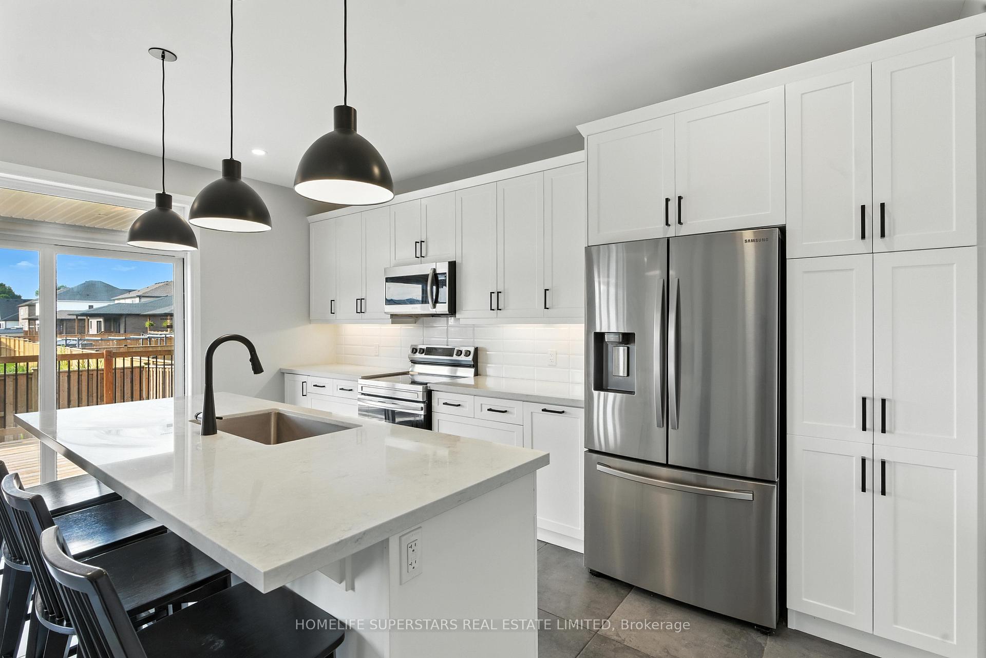 Photo 14 of 7394 Sherrilee Crescent, Niagara Falls, Brown — HOMEH