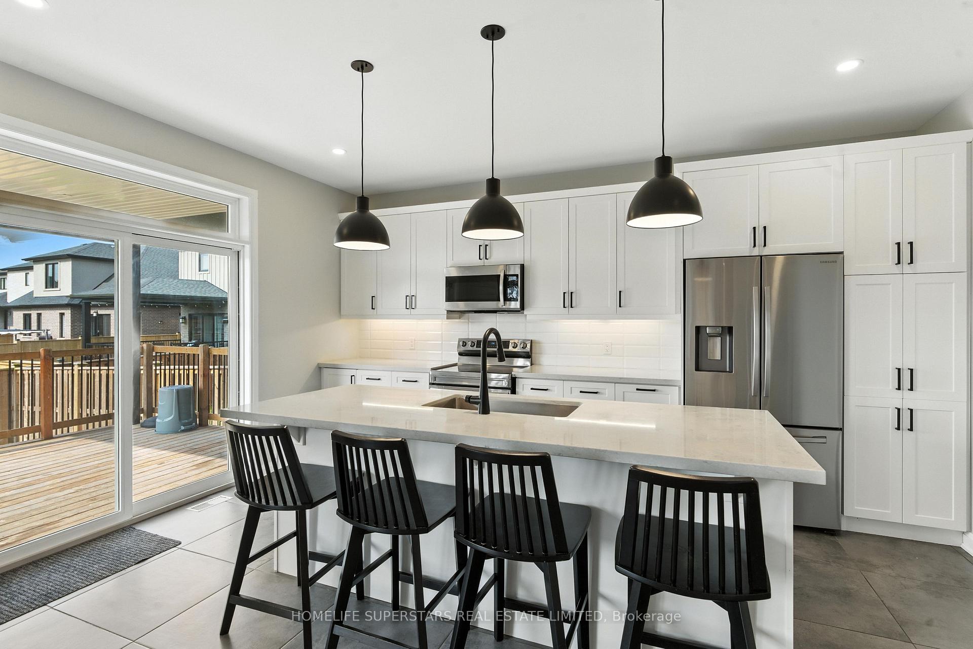 Photo 15 of 7394 Sherrilee Crescent, Niagara Falls, Brown — HOMEH