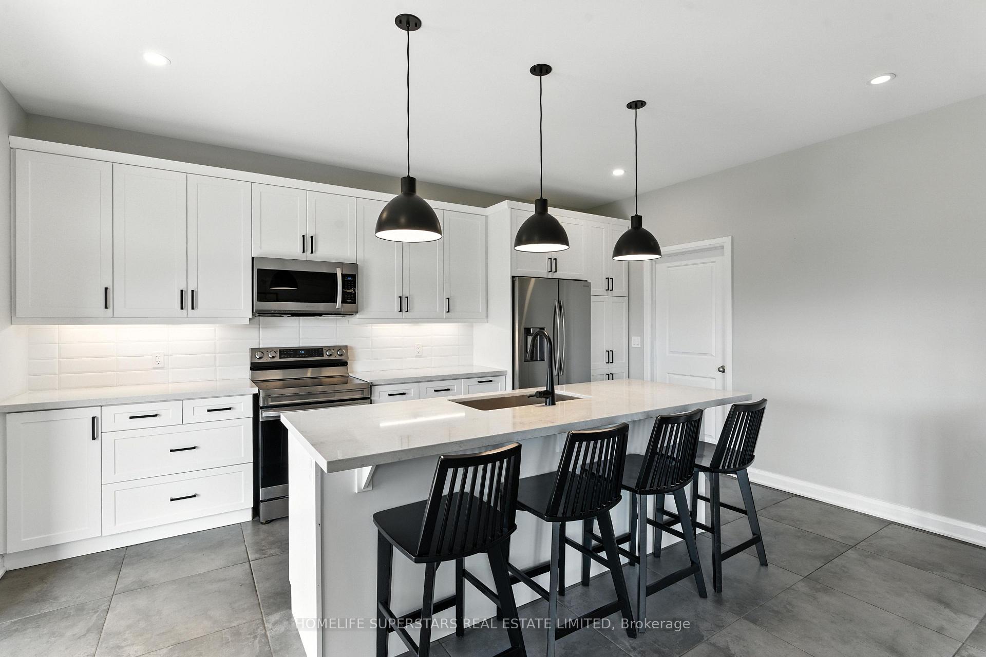 Photo 16 of 7394 Sherrilee Crescent, Niagara Falls, Brown — HOMEH