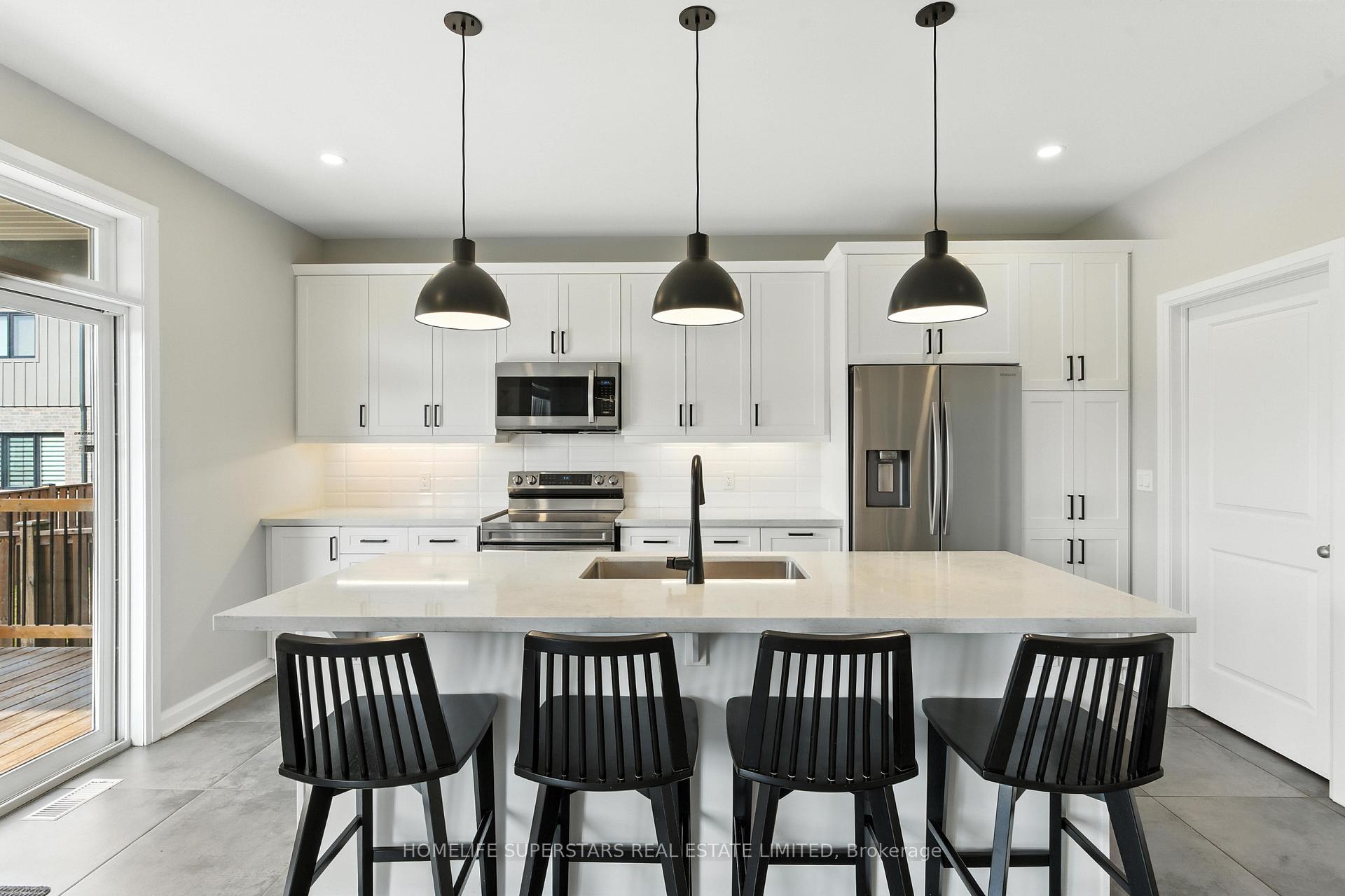 Photo 17 of 7394 Sherrilee Crescent, Niagara Falls, Brown — HOMEH