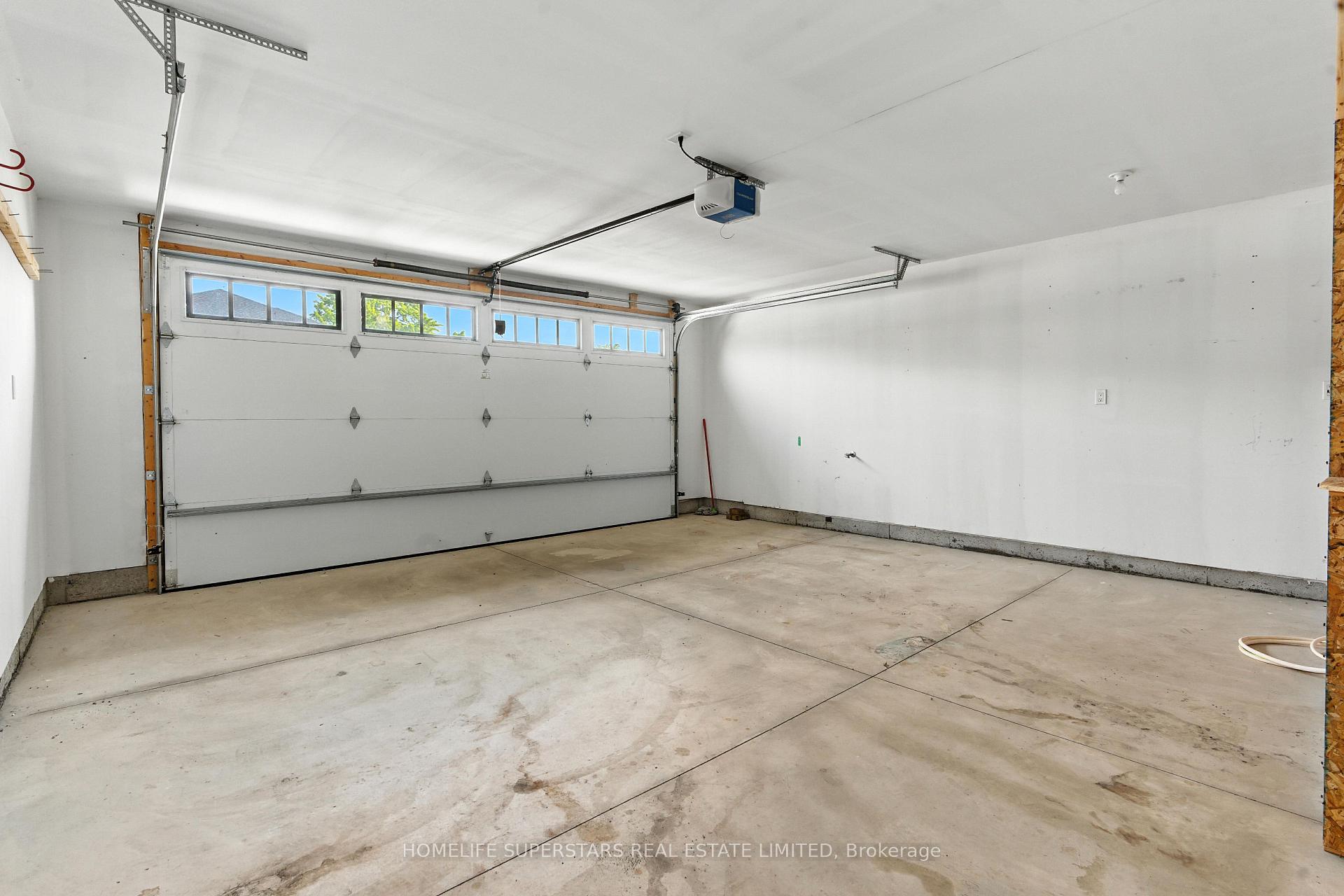 Photo 36 of 7394 Sherrilee Crescent, Niagara Falls, Brown — HOMEH