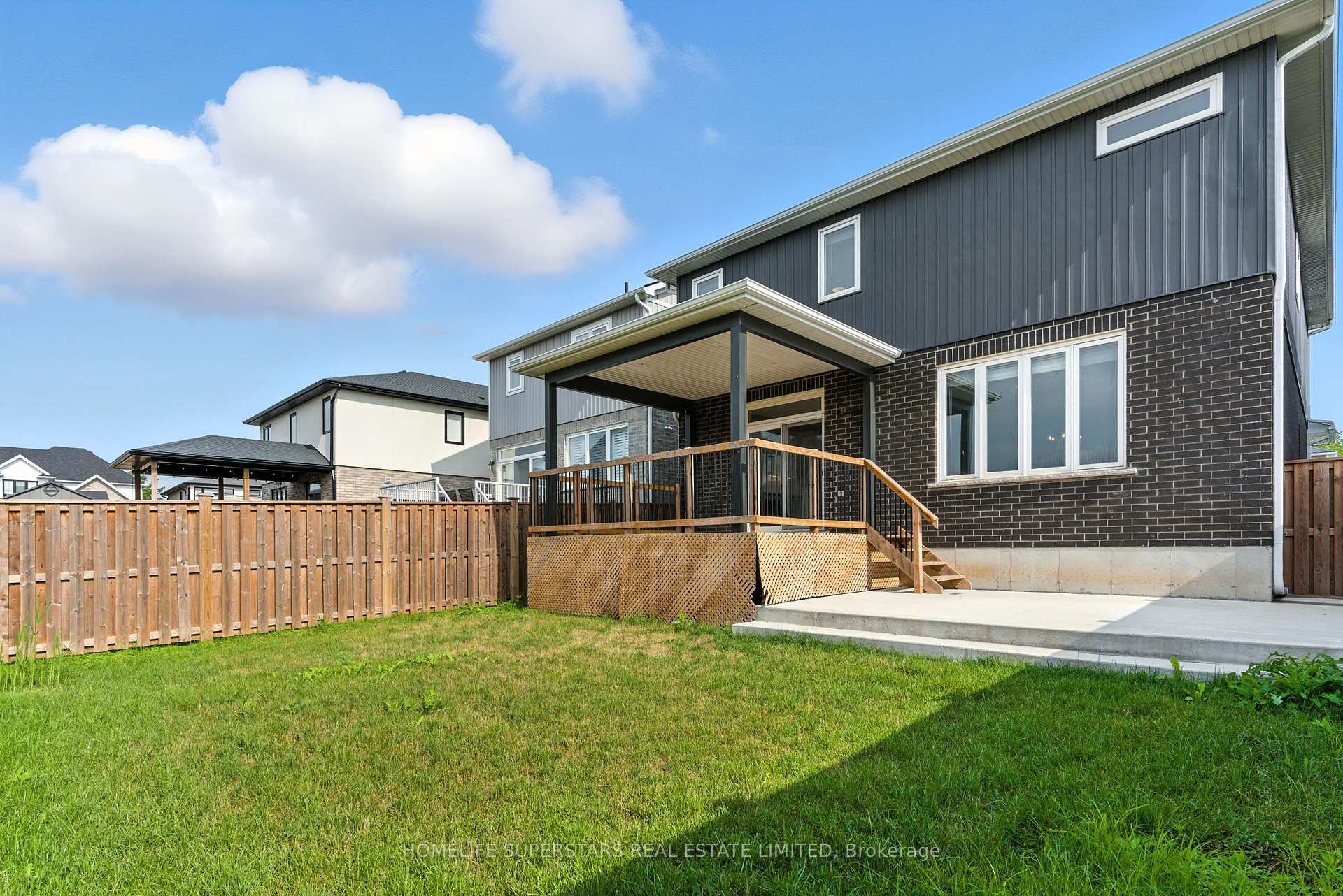 Photo 39 of 7394 Sherrilee Crescent, Niagara Falls, Brown — HOMEH