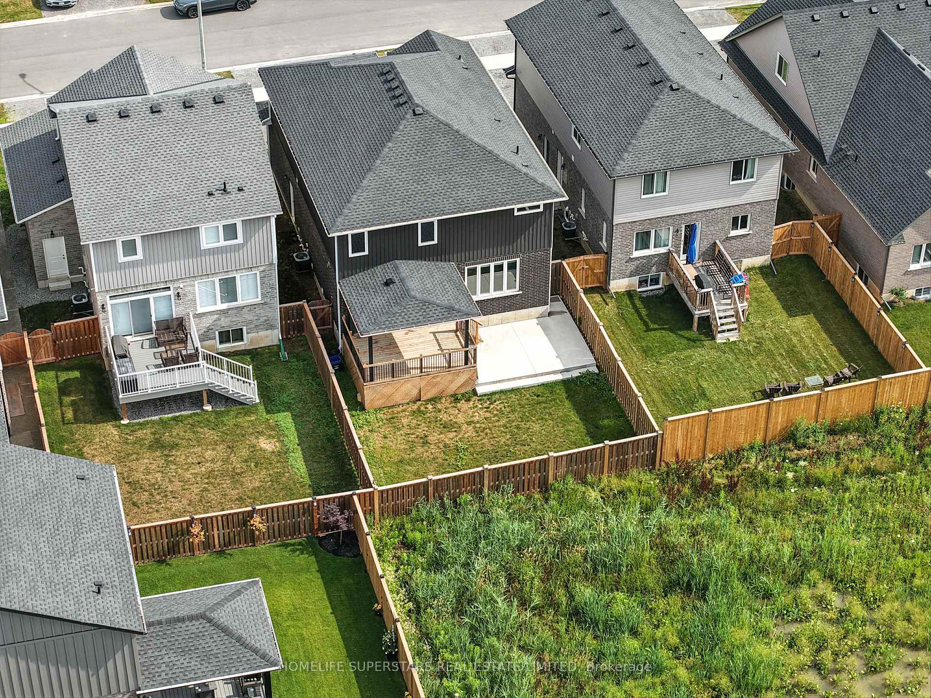 Photo 43 of 7394 Sherrilee Crescent, Niagara Falls, Brown — HOMEH