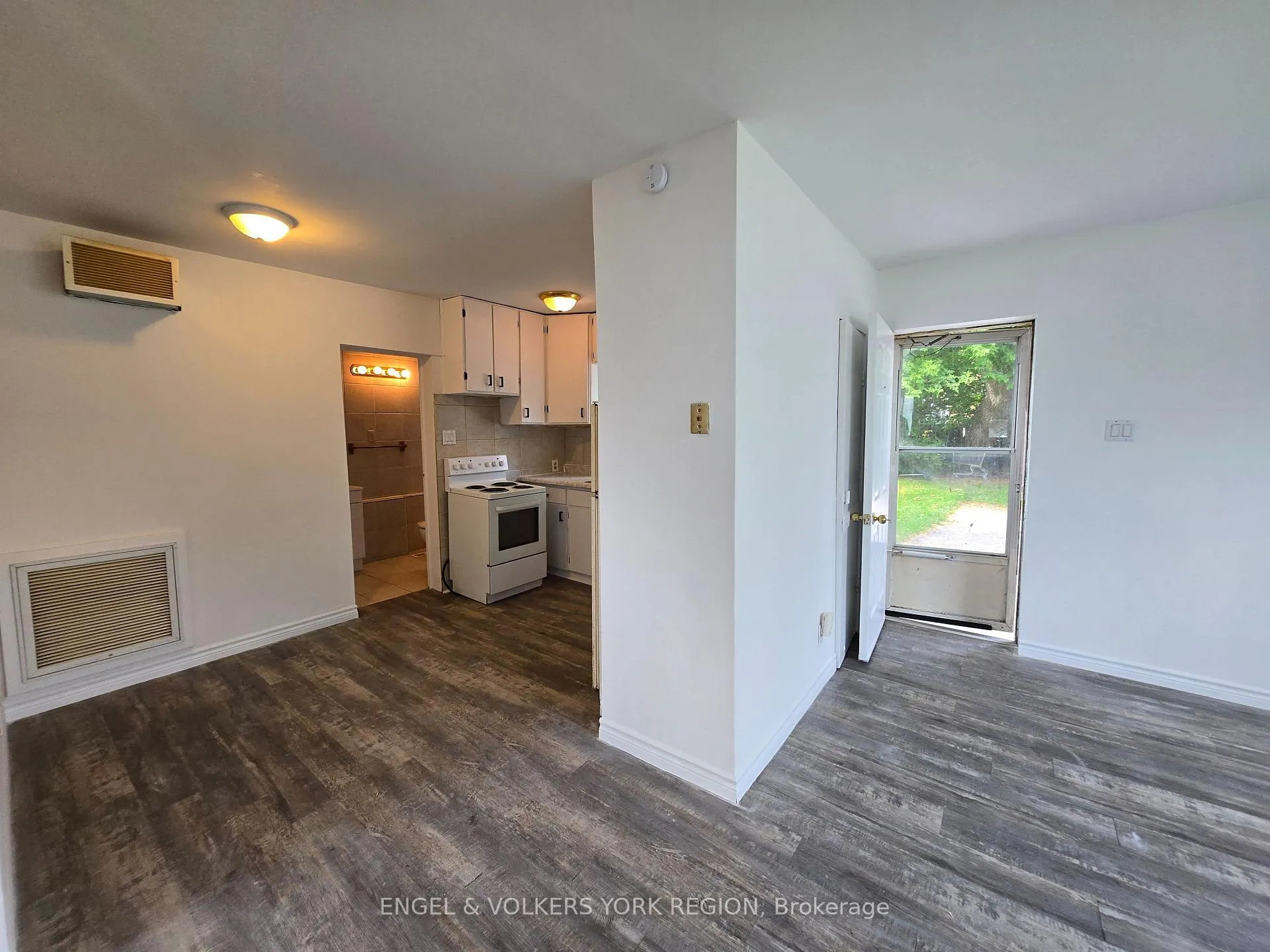 Photo 2 of Unit 1, 41 Essa Road S, New Tecumseth, Alliston — HOMEH