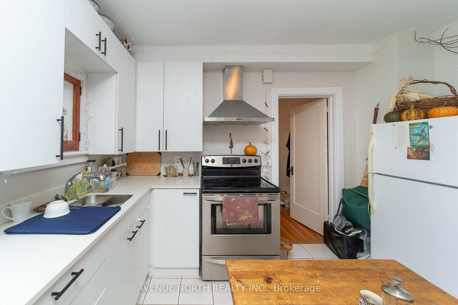 Photo 8 of 40 Vaughan Street, Ottawa, Lindenlea — HOMEH