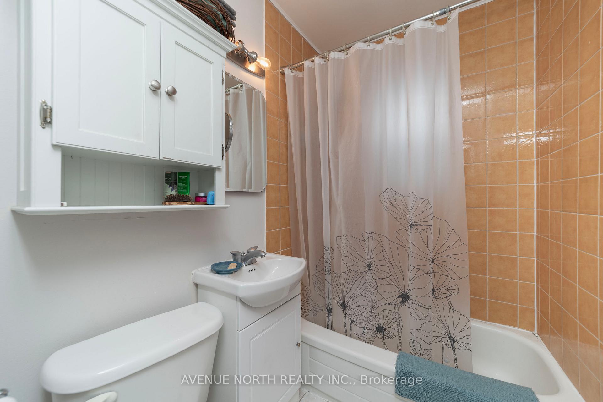 Photo 16 of 40 Vaughan Street, Ottawa, Lindenlea — HOMEH