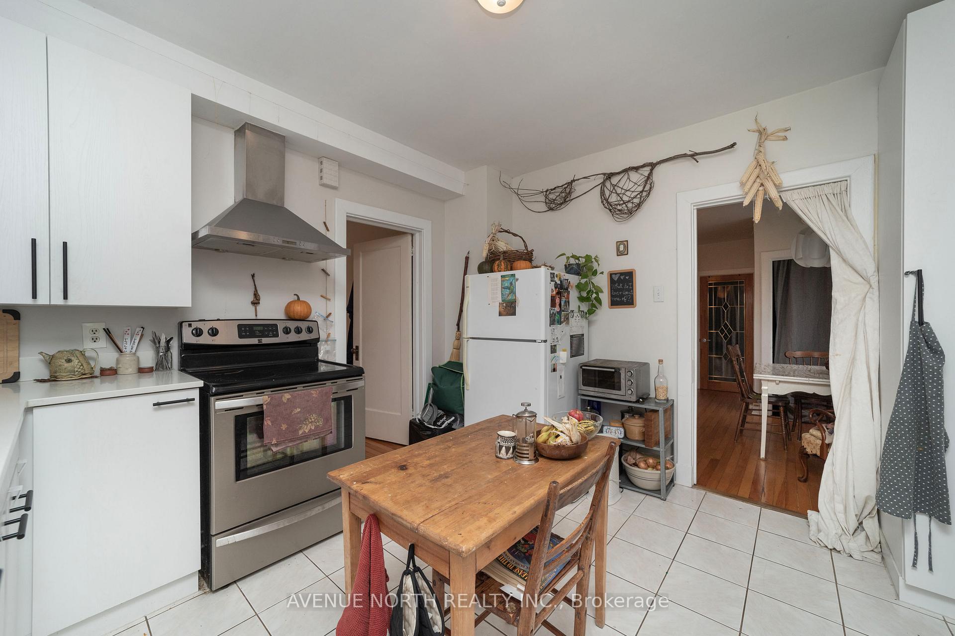 Photo 22 of 40 Vaughan Street, Ottawa, Lindenlea — HOMEH