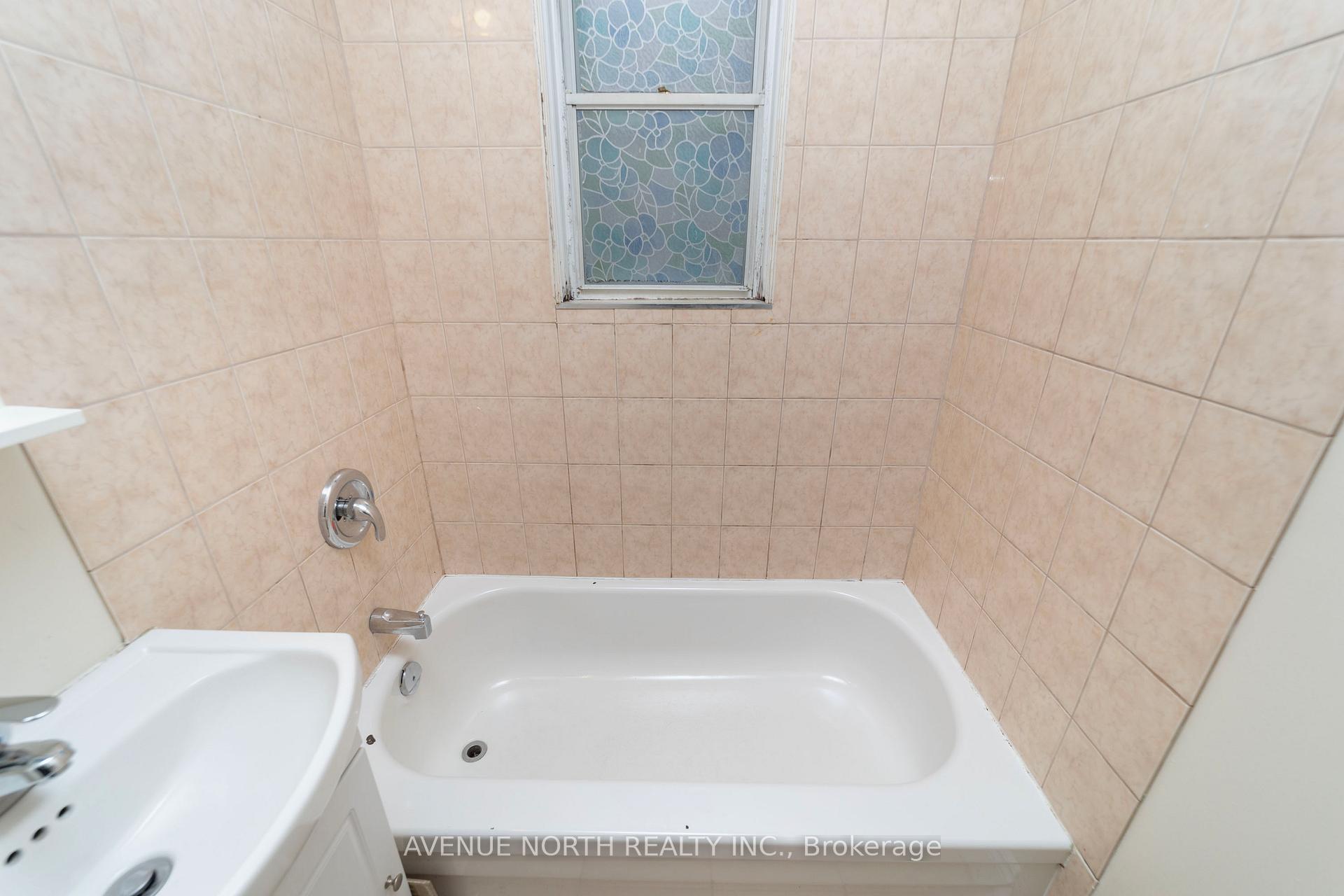 Photo 42 of 40 Vaughan Street, Ottawa, Lindenlea — HOMEH