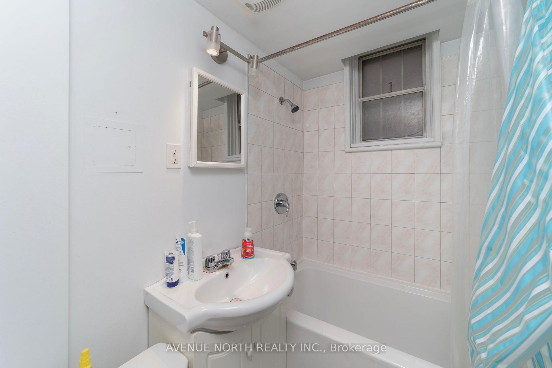 Photo 49 of 40 Vaughan Street, Ottawa, Lindenlea — HOMEH