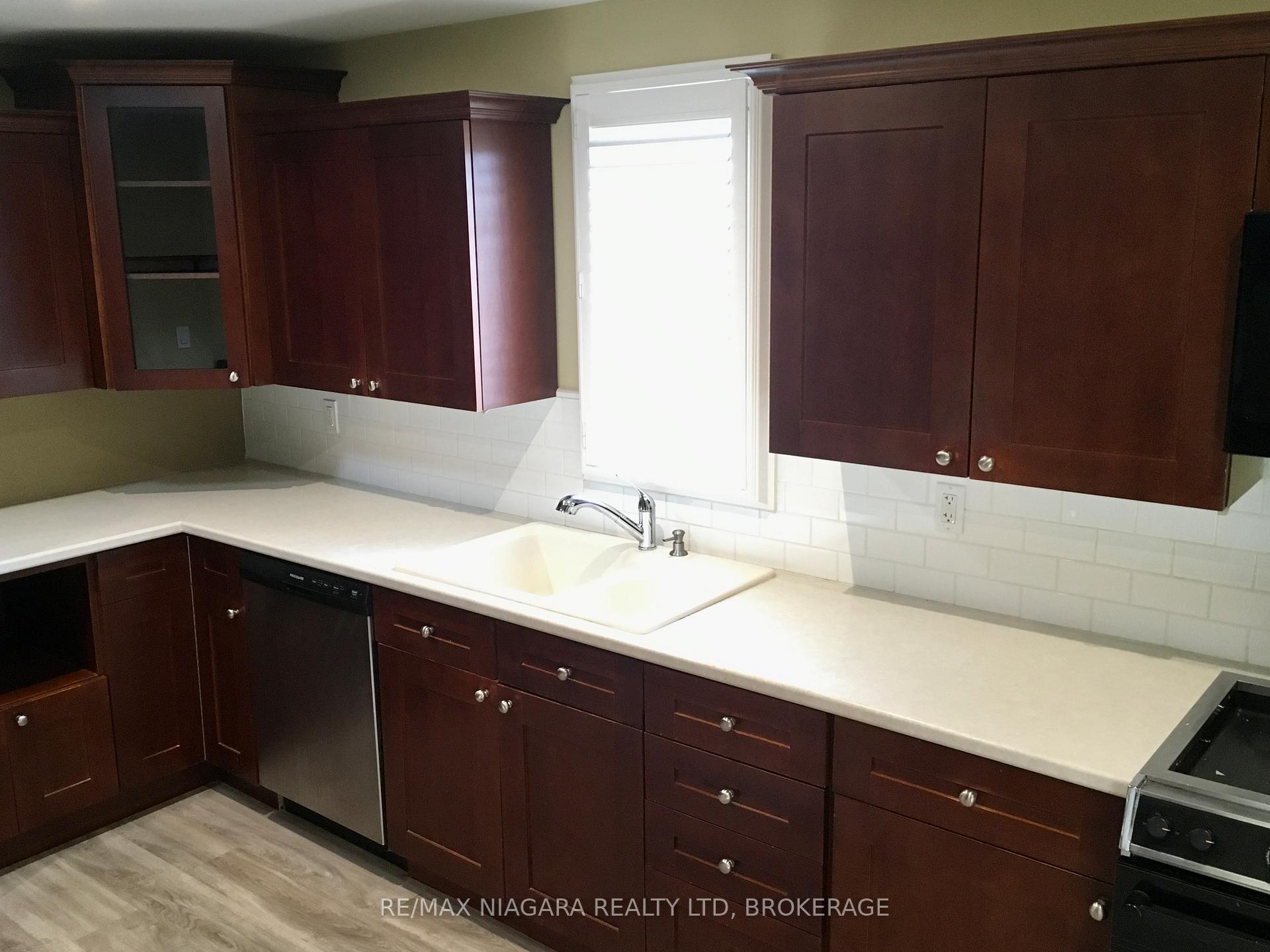 Photo 9 of 4576 Kalar Road, Niagara Falls, Ascot — HOMEH