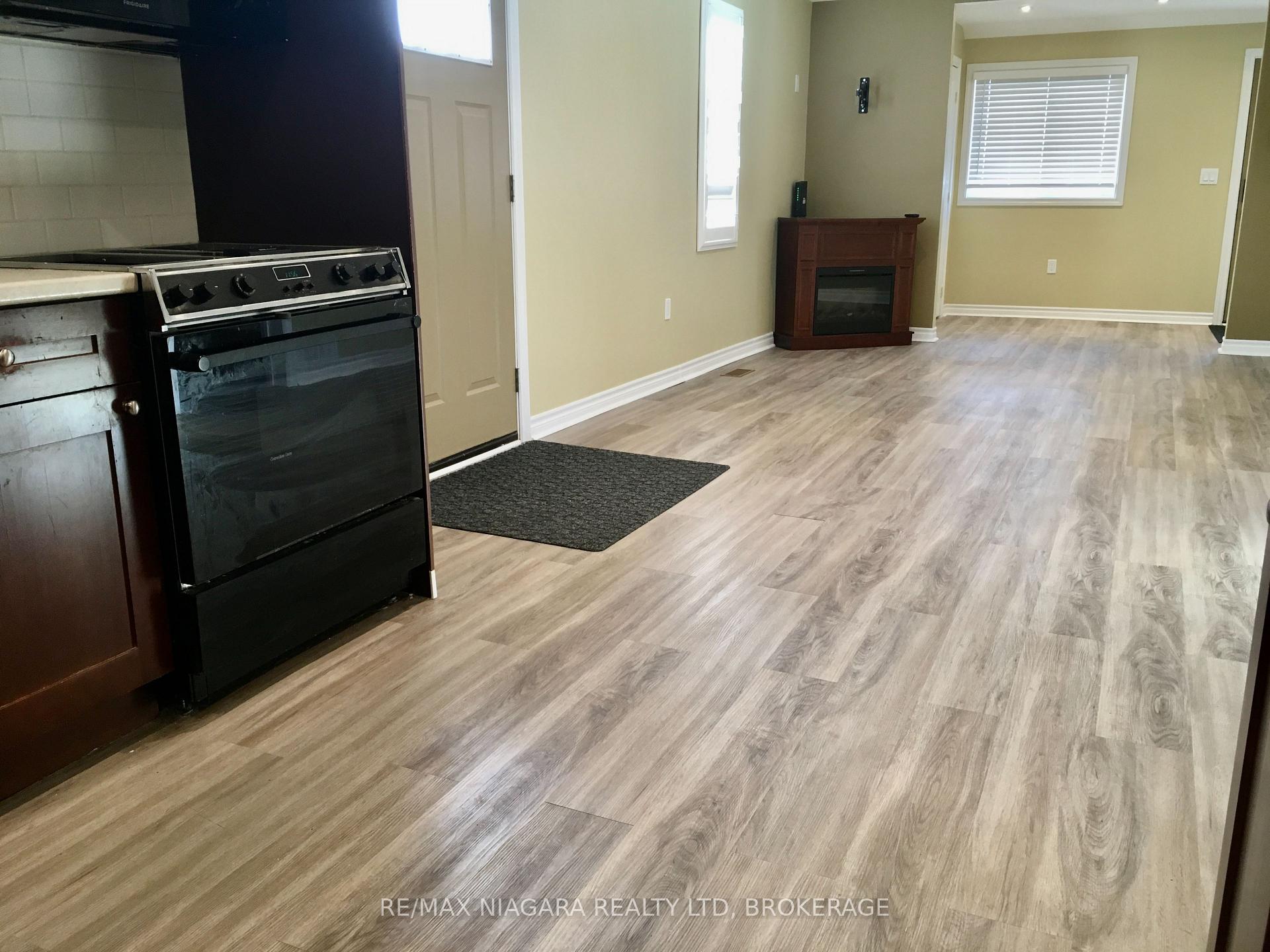 Photo 12 of 4576 Kalar Road, Niagara Falls, Ascot — HOMEH