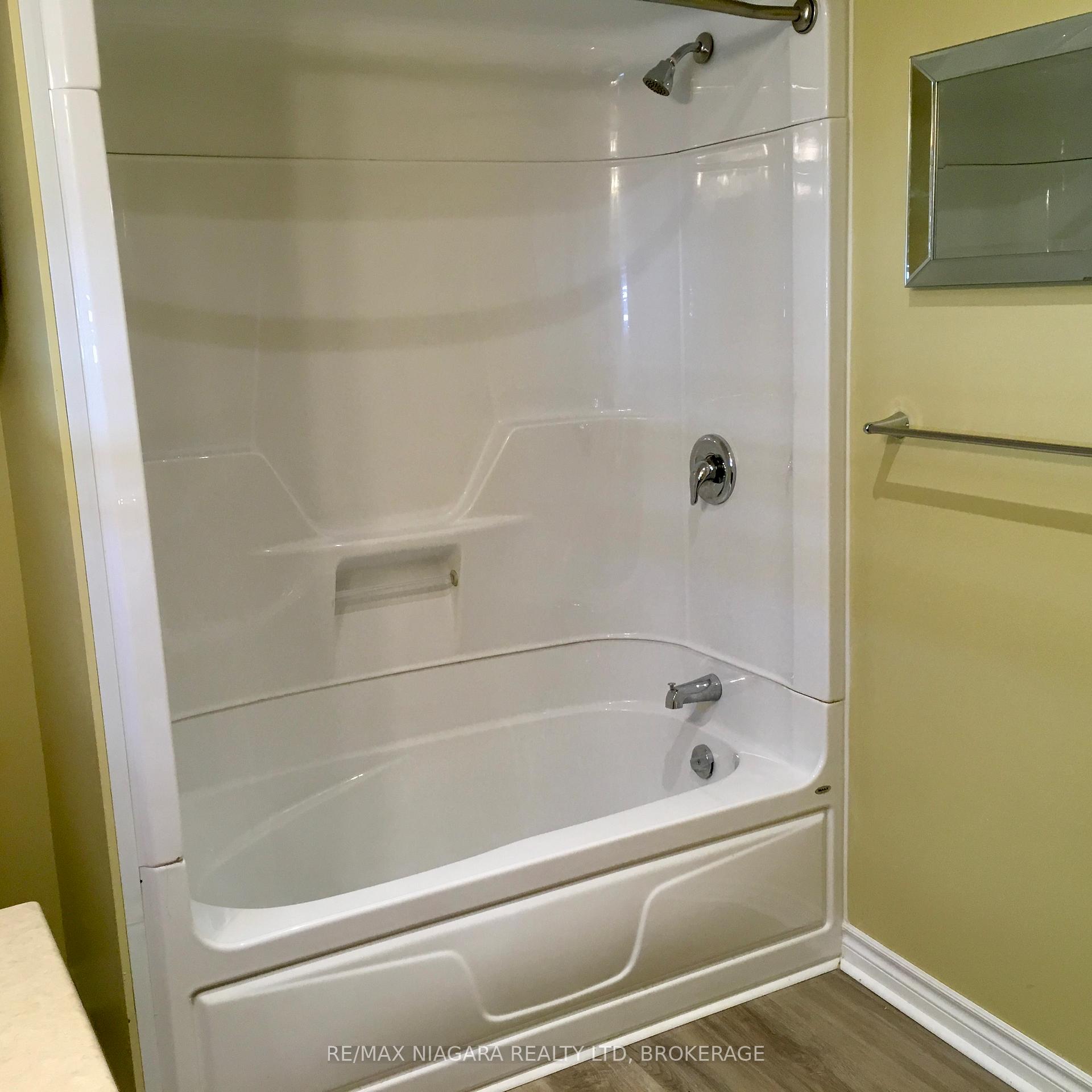 Photo 21 of 4576 Kalar Road, Niagara Falls, Ascot — HOMEH