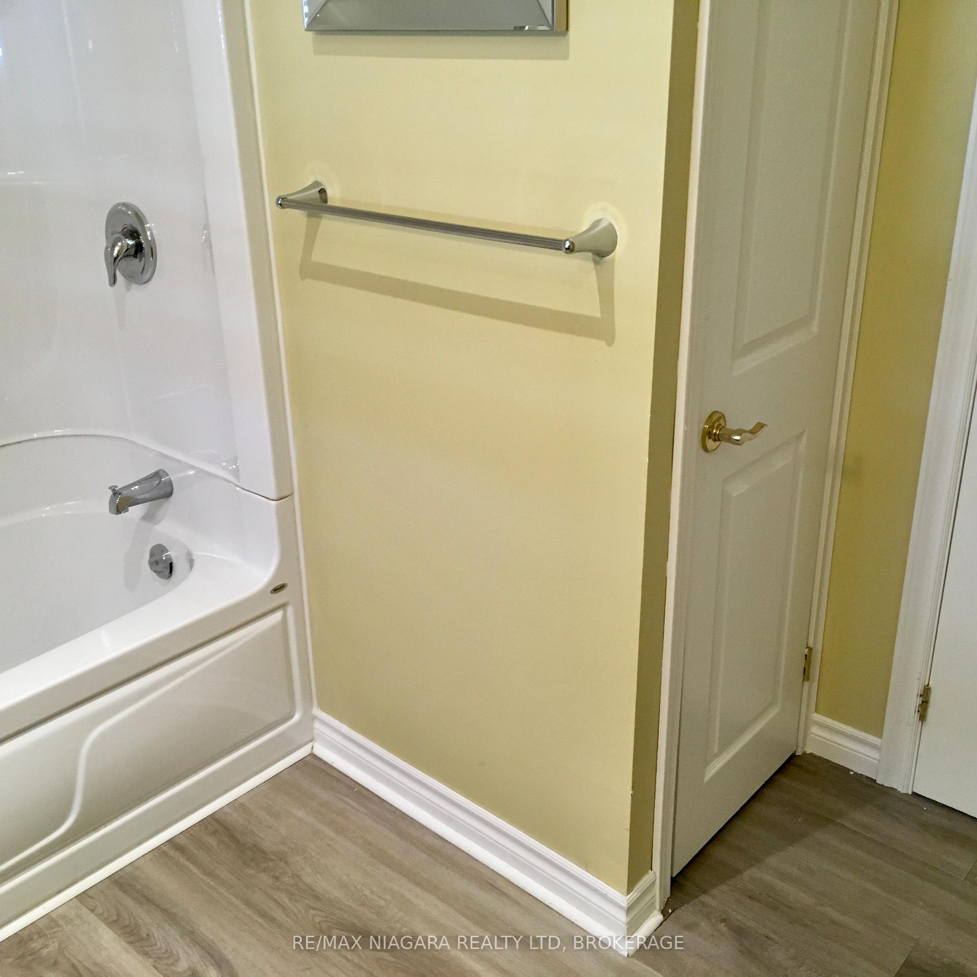 Photo 22 of 4576 Kalar Road, Niagara Falls, Ascot — HOMEH