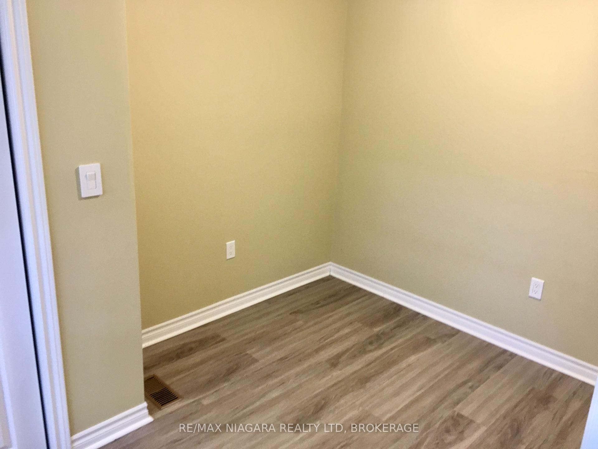 Photo 23 of 4576 Kalar Road, Niagara Falls, Ascot — HOMEH