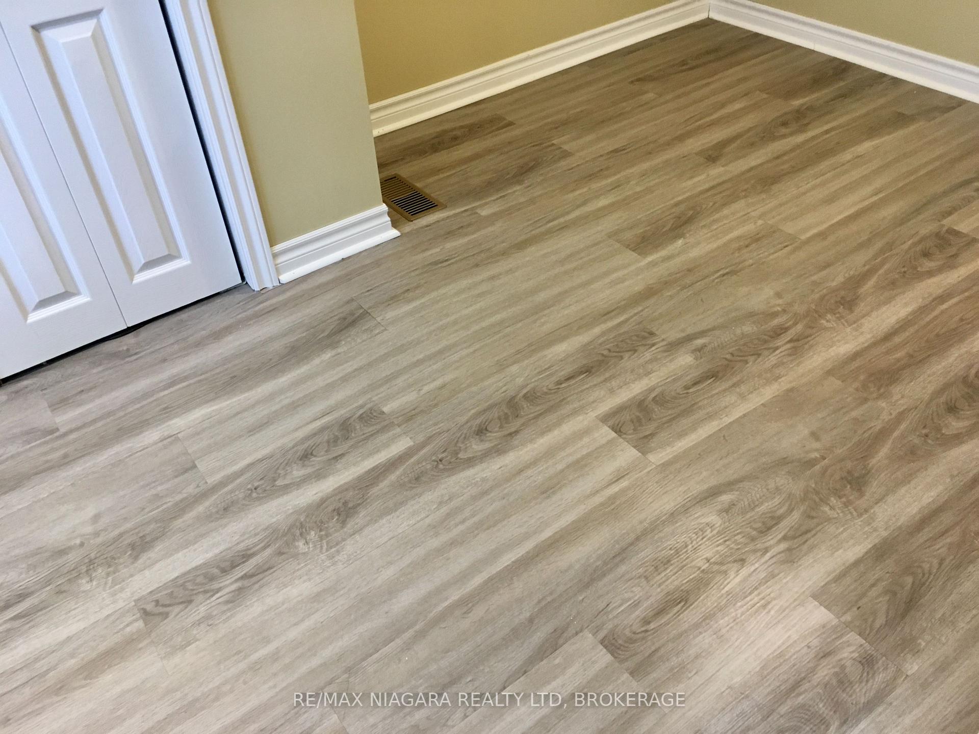 Photo 24 of 4576 Kalar Road, Niagara Falls, Ascot — HOMEH
