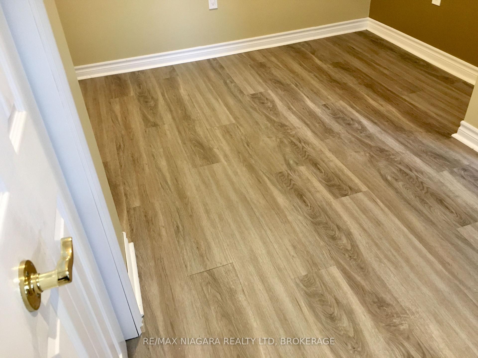 Photo 25 of 4576 Kalar Road, Niagara Falls, Ascot — HOMEH