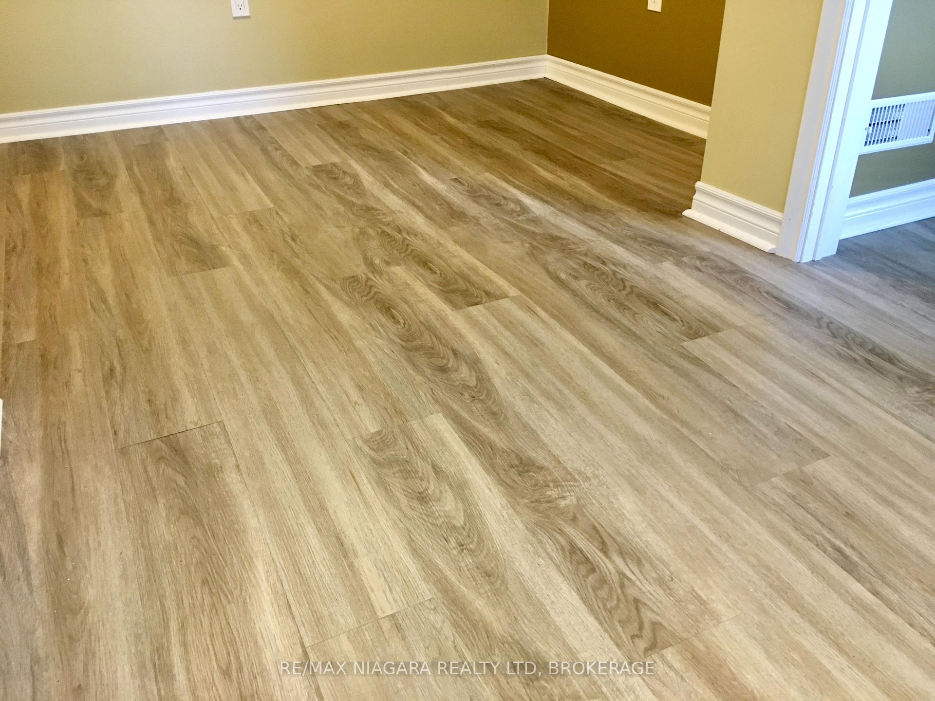 Photo 27 of 4576 Kalar Road, Niagara Falls, Ascot — HOMEH